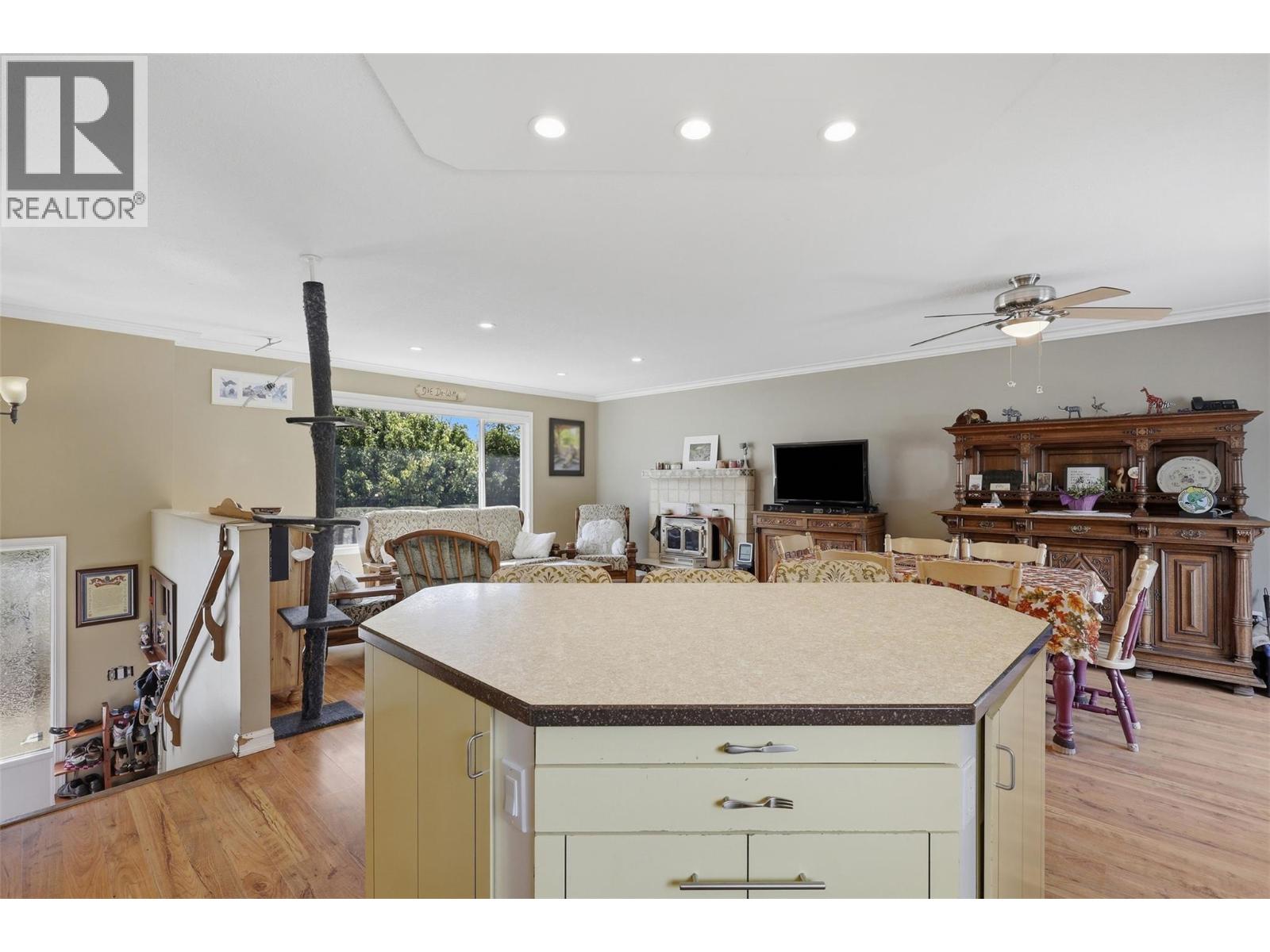 4809 Bolean Drive, Kamloops, British Columbia  V2H 1M3 - Photo 8 - 10402003