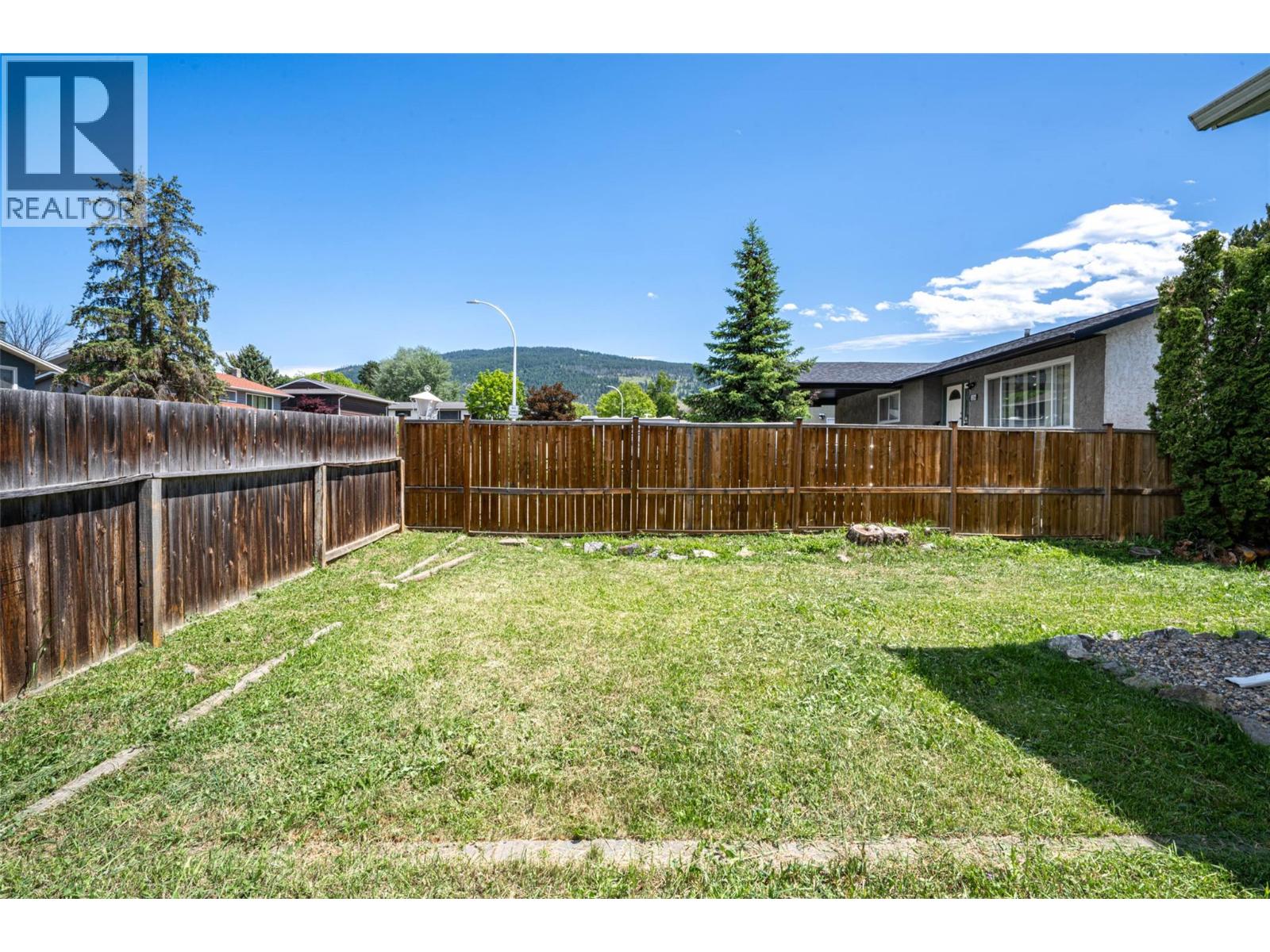 2003 13 Street, Vernon, British Columbia  V1T 3T1 - Photo 32 - 10351494