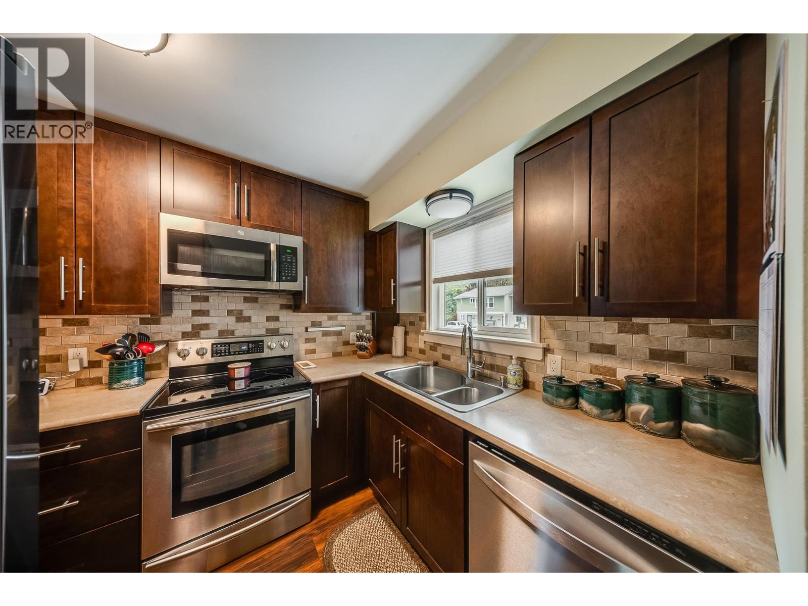 3315 Laurel Crescent, Trail, British Columbia  V1R 4M6 - Photo 6 - 10401929
