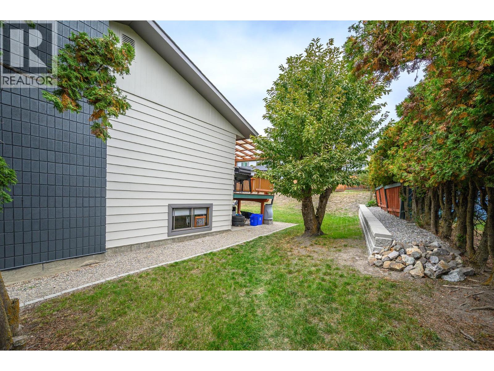 2105 20 Avenue, Vernon, British Columbia  V1T 7J7 - Photo 38 - 10402007