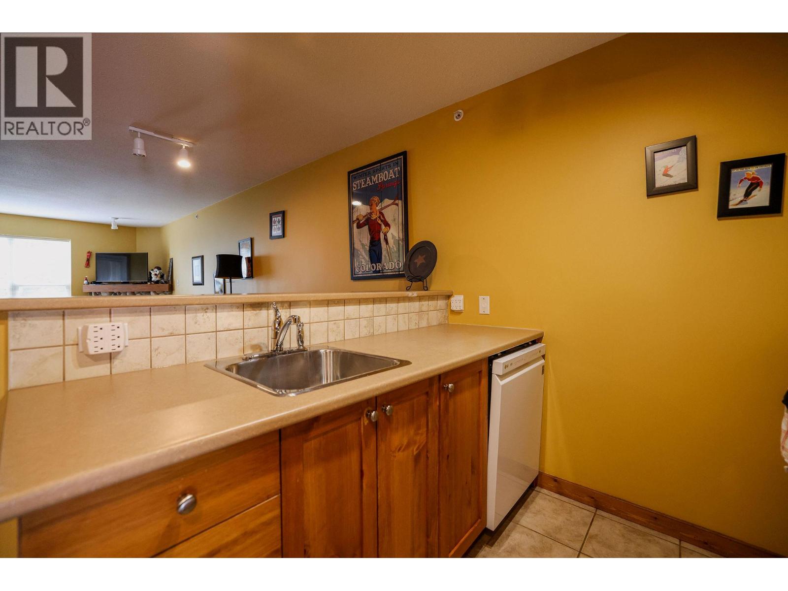 9812 Silver Star Road Unit# 305, Vernon, British Columbia  v1b 3Y9 - Photo 8 - 10402023