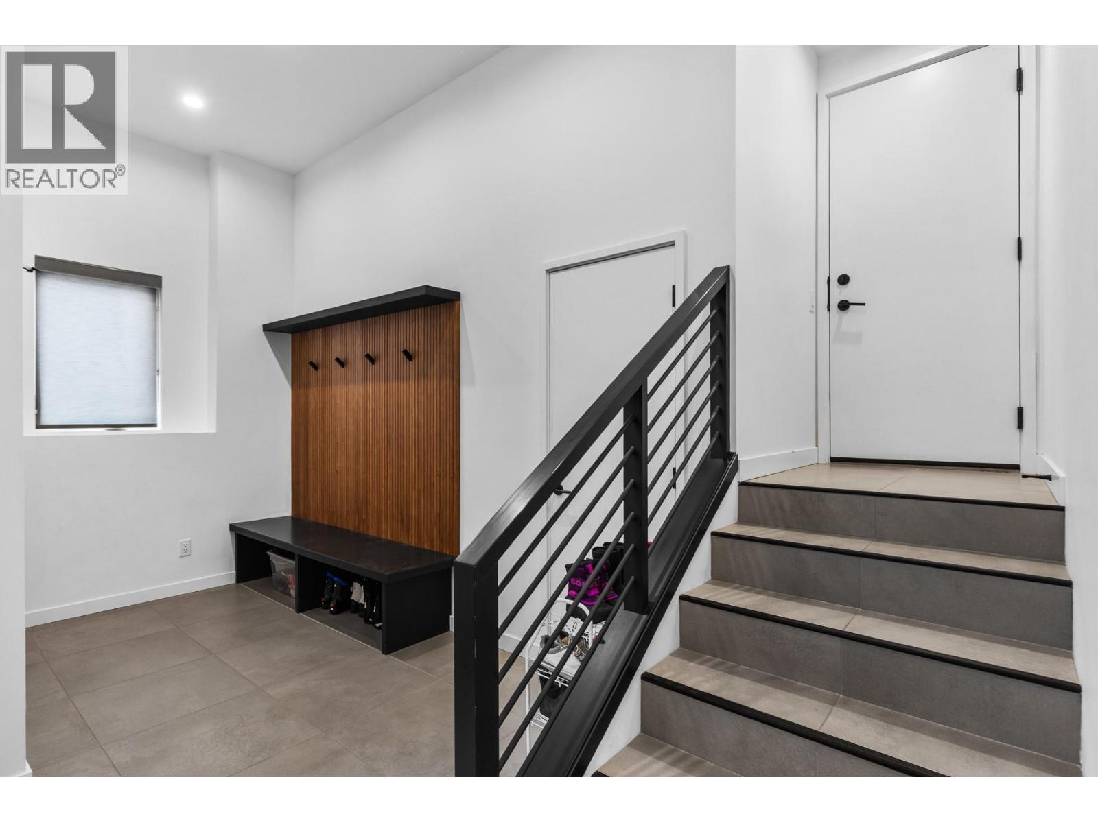 624 Bonjou Road, Kelowna, British Columbia  V1W 1M5 - Photo 29 - 10401859