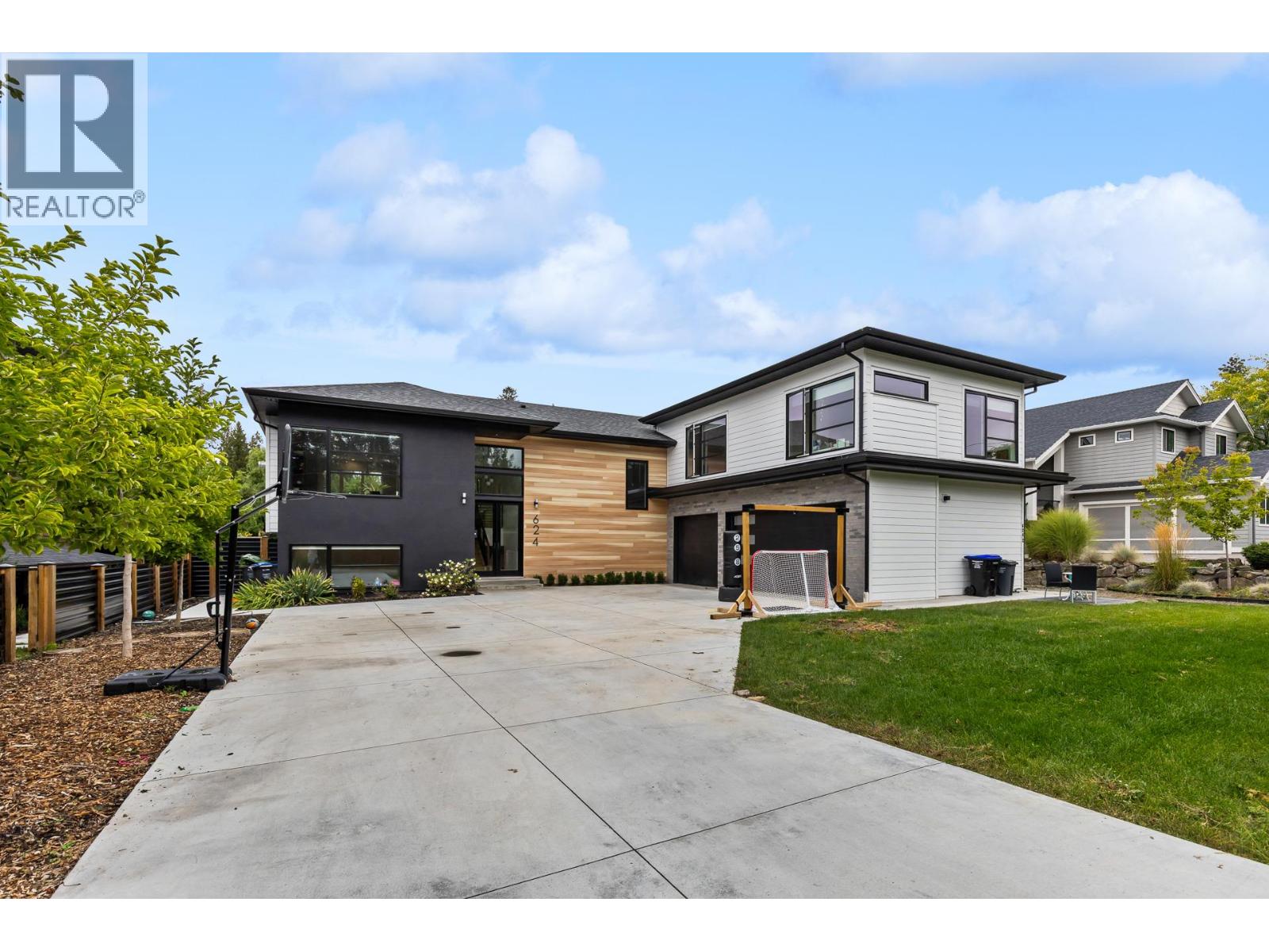 624 Bonjou Road, Kelowna, British Columbia  V1W 1M5 - Photo 47 - 10401859