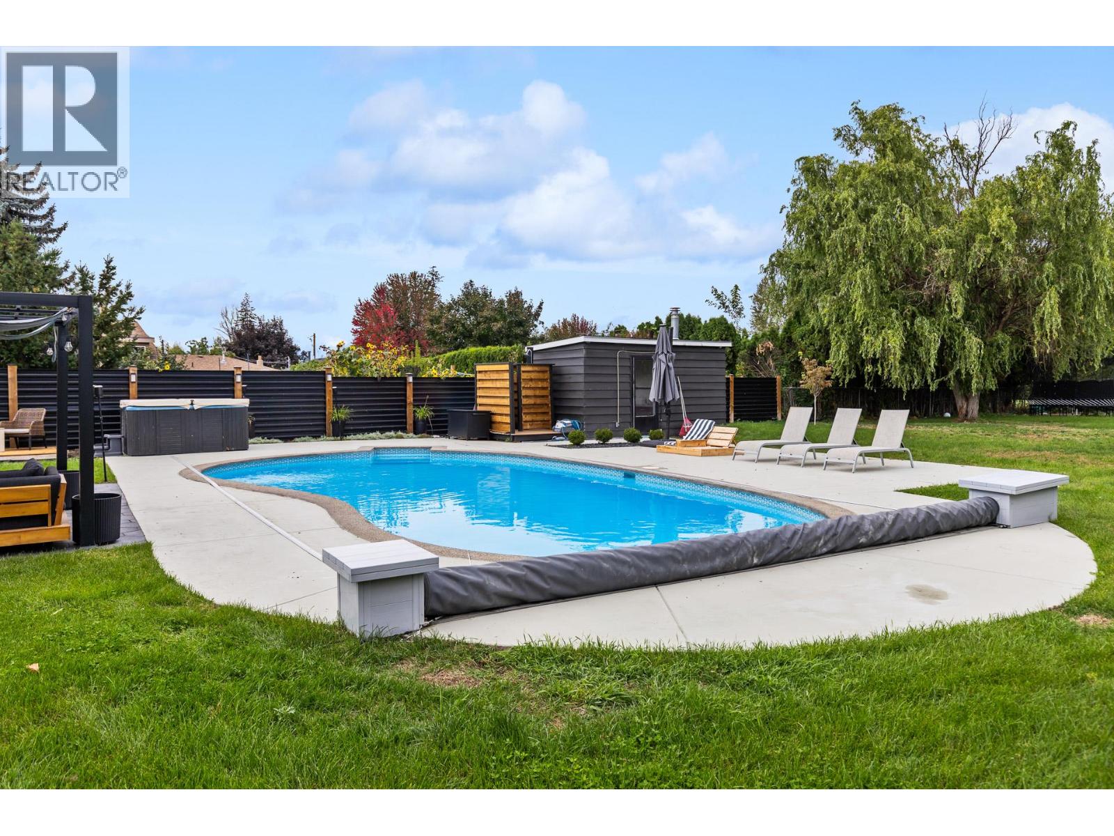 624 Bonjou Road, Kelowna, British Columbia  V1W 1M5 - Photo 56 - 10401859