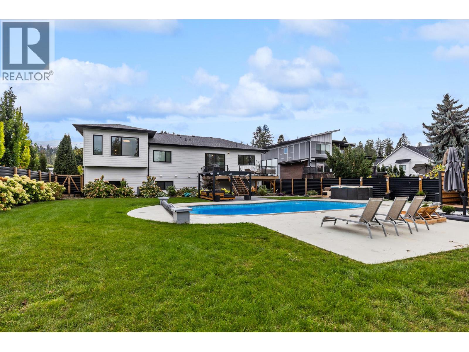 624 Bonjou Road, Kelowna, British Columbia  V1W 1M5 - Photo 57 - 10401859