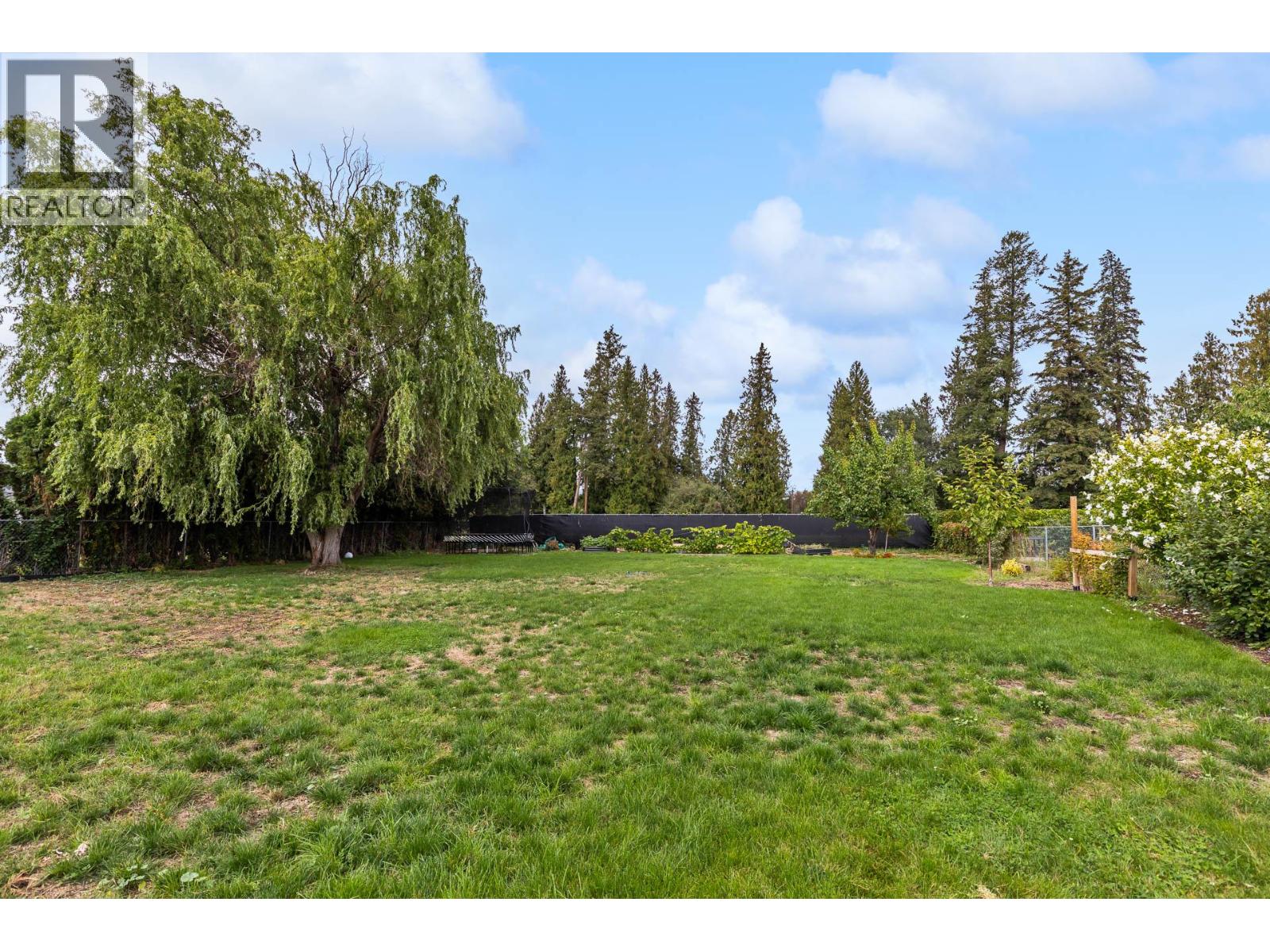 624 Bonjou Road, Kelowna, British Columbia  V1W 1M5 - Photo 63 - 10401859