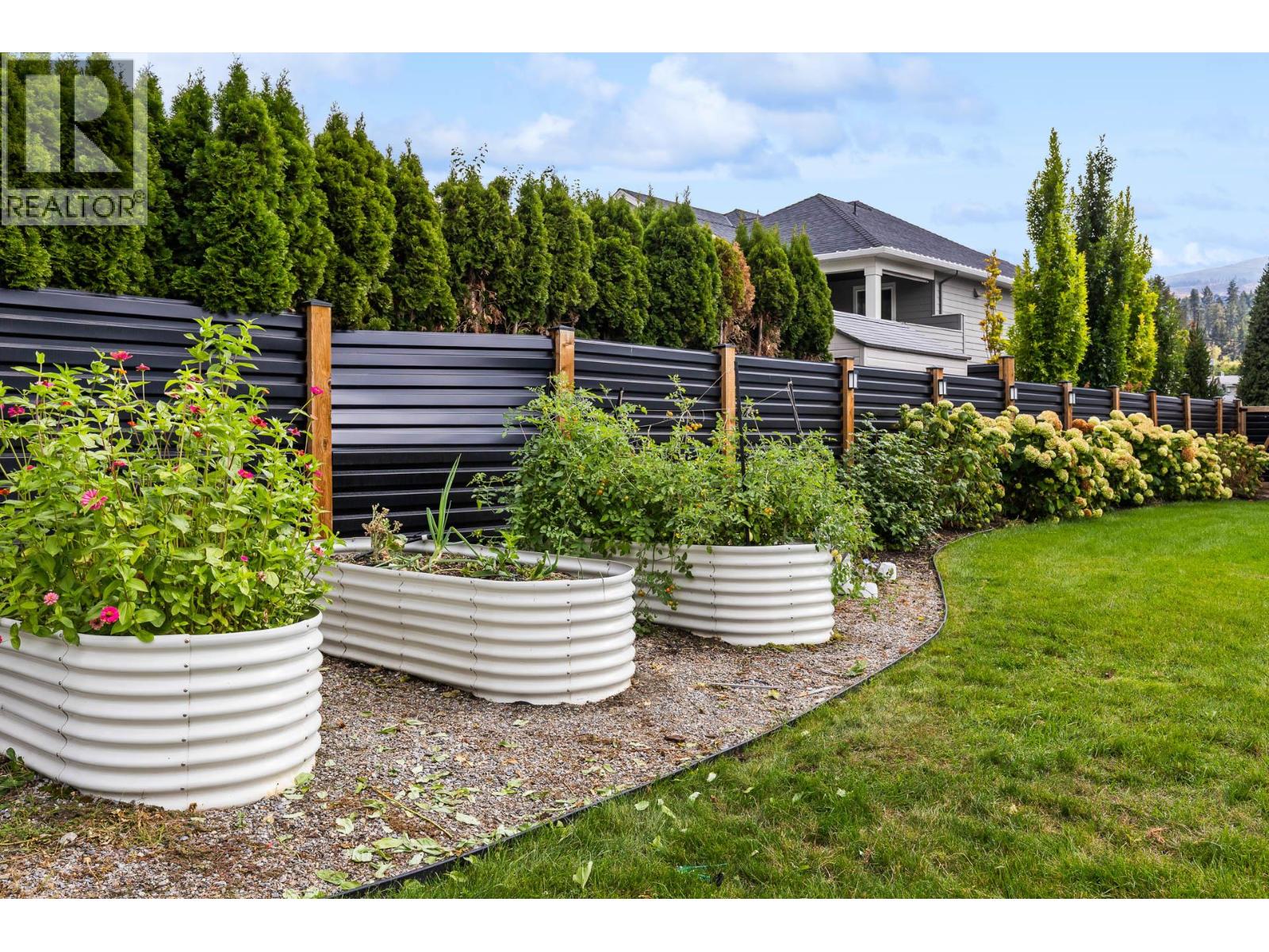 624 Bonjou Road, Kelowna, British Columbia  V1W 1M5 - Photo 65 - 10401859