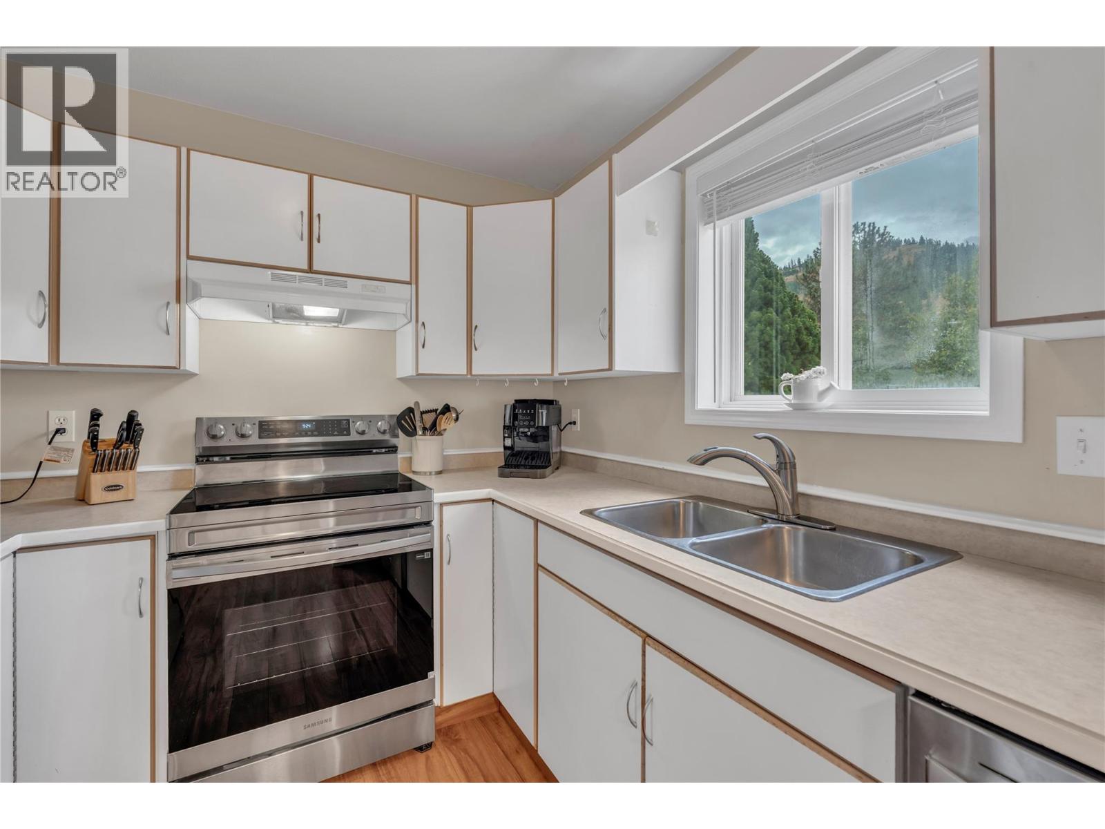 8710 Prairie Valley Road Unit# 4, Summerland, British Columbia  V0H 1Z2 - Photo 3 - 10401891