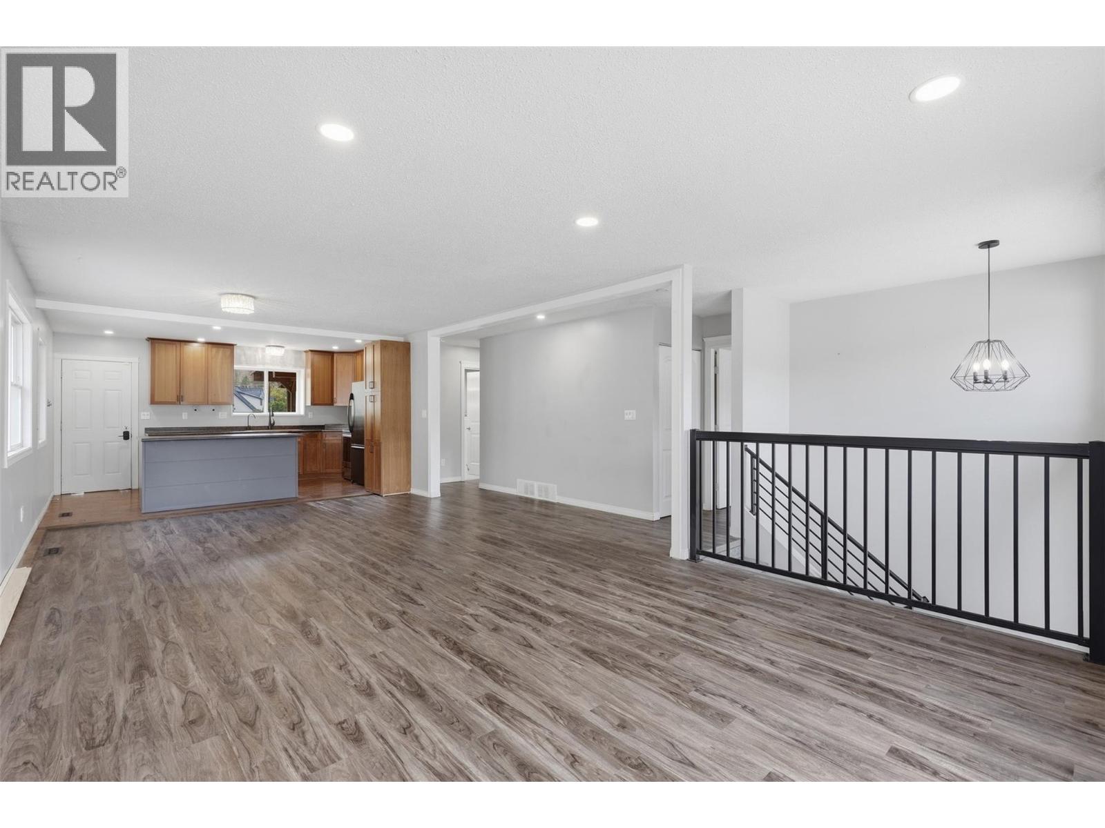 4568 Cammeray Drive, Kamloops, British Columbia  V2H 1L4 - Photo 14 - 10402055