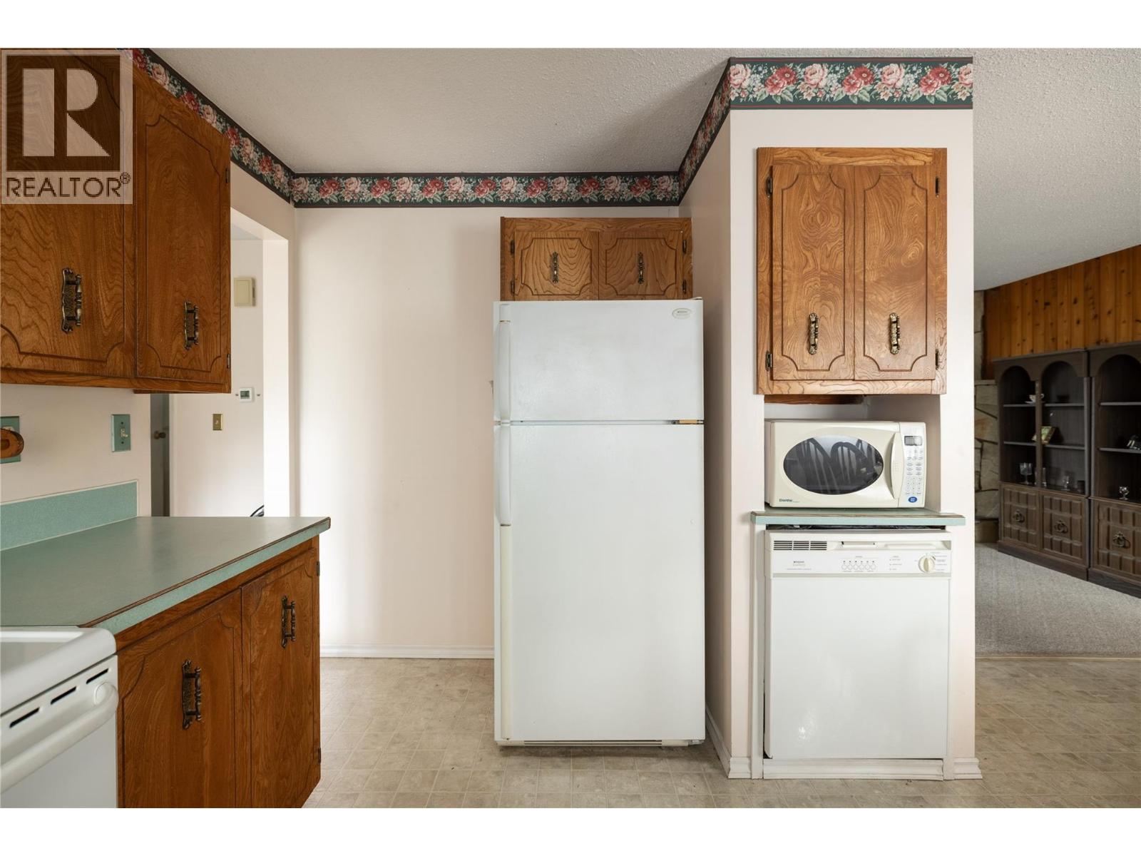 6689 Apollo Road, Vernon, British Columbia  V1H 1J3 - Photo 12 - 10401608
