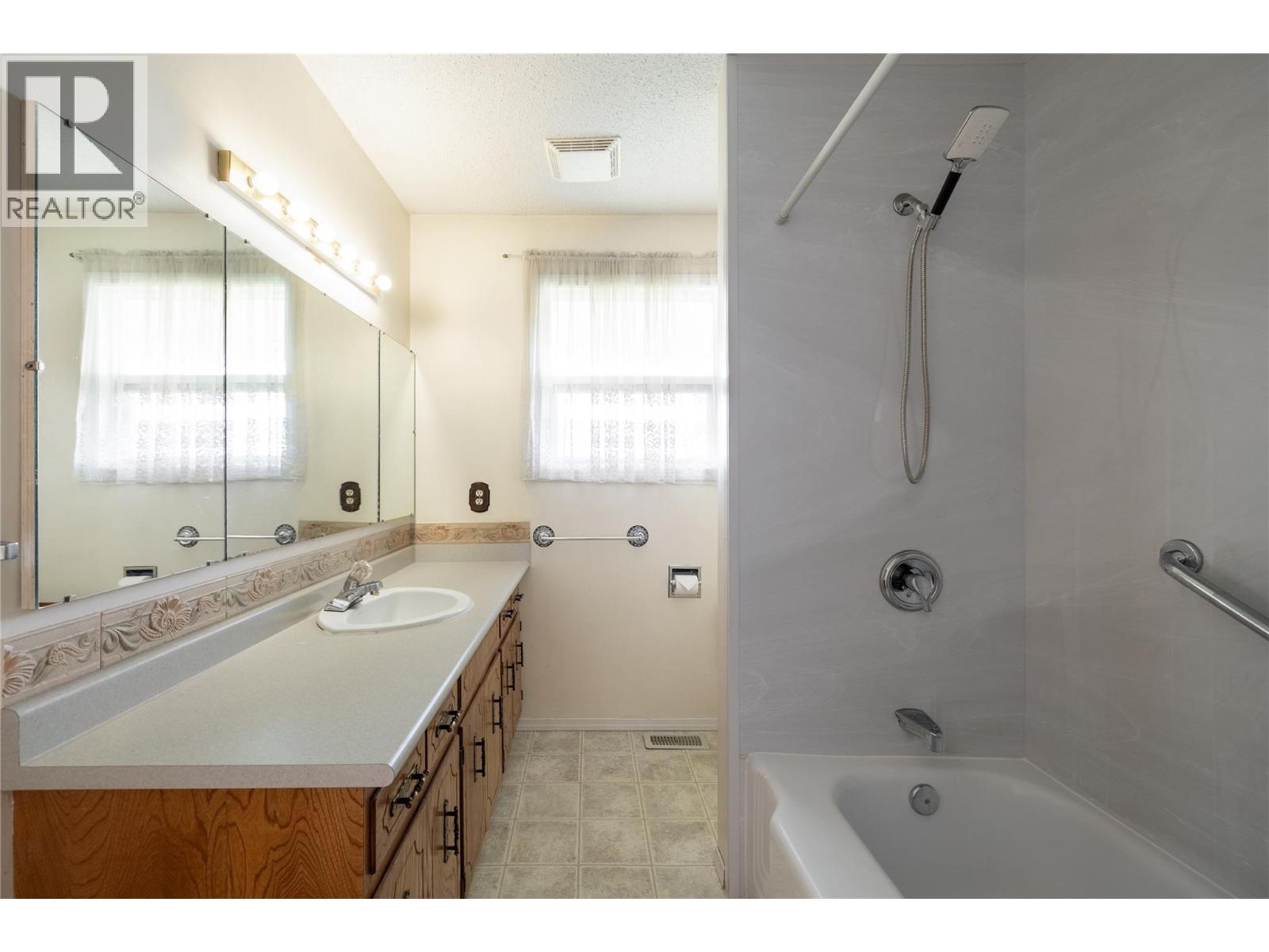 6689 Apollo Road, Vernon, British Columbia  V1H 1J3 - Photo 18 - 10401608