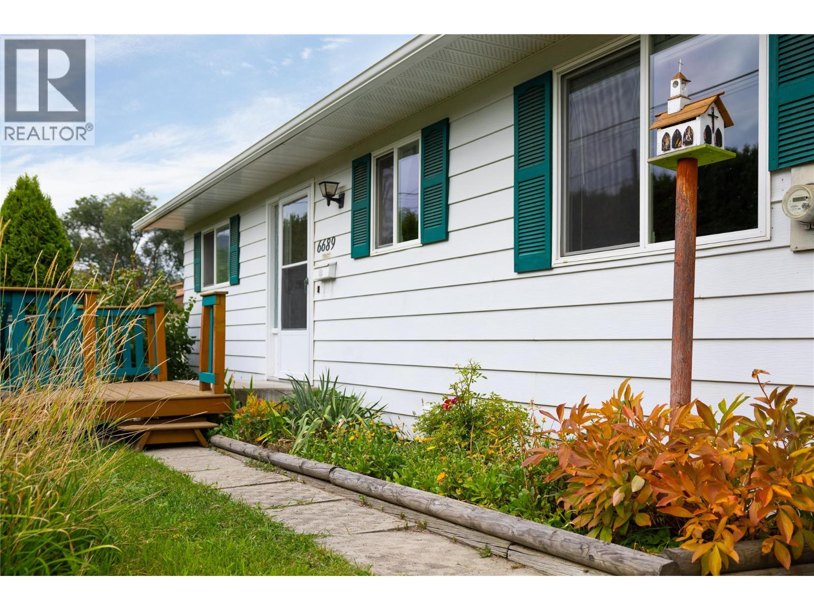 6689 Apollo Road, Vernon, British Columbia  V1H 1J3 - Photo 2 - 10401608