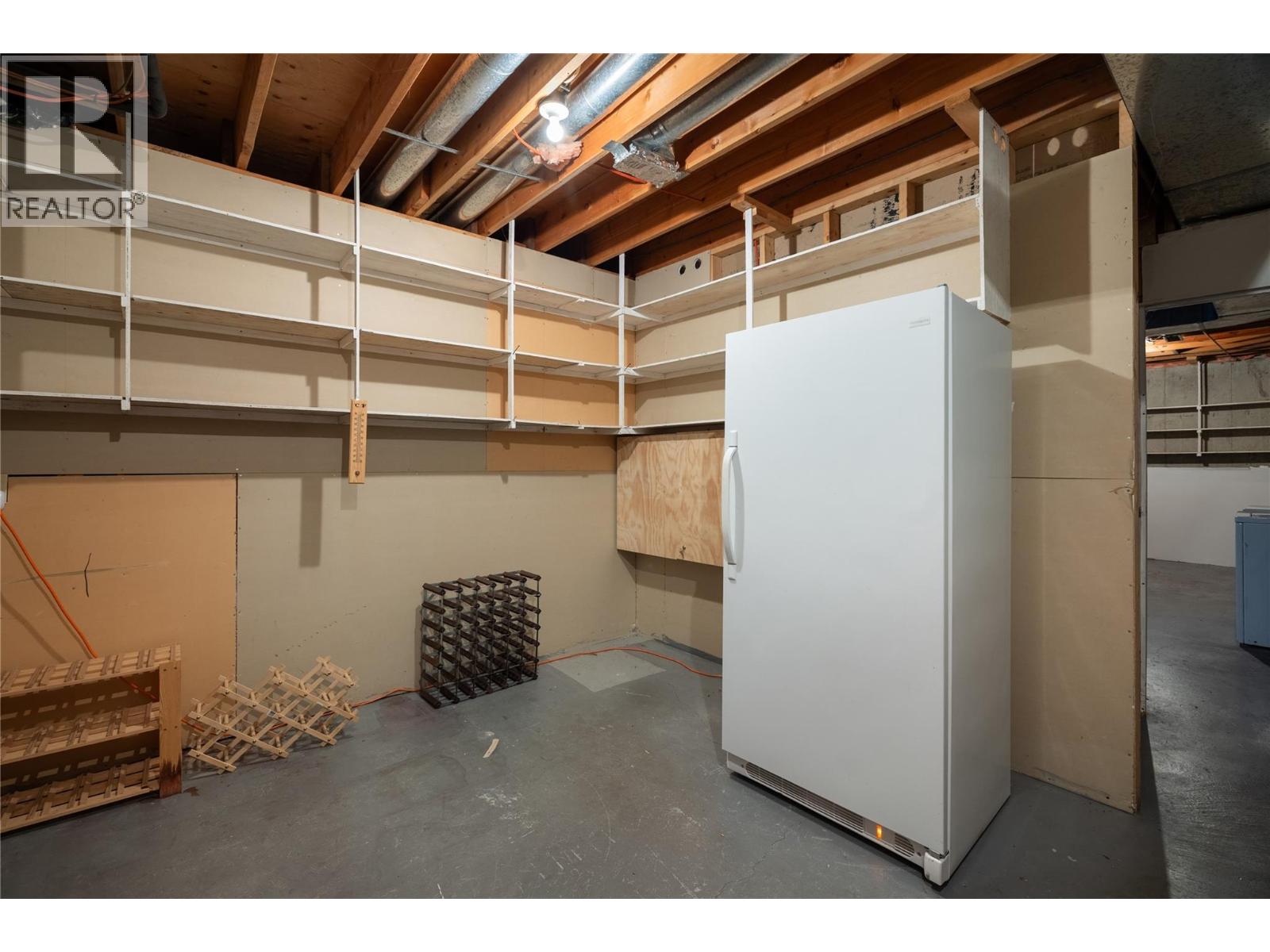 6689 Apollo Road, Vernon, British Columbia  V1H 1J3 - Photo 29 - 10401608