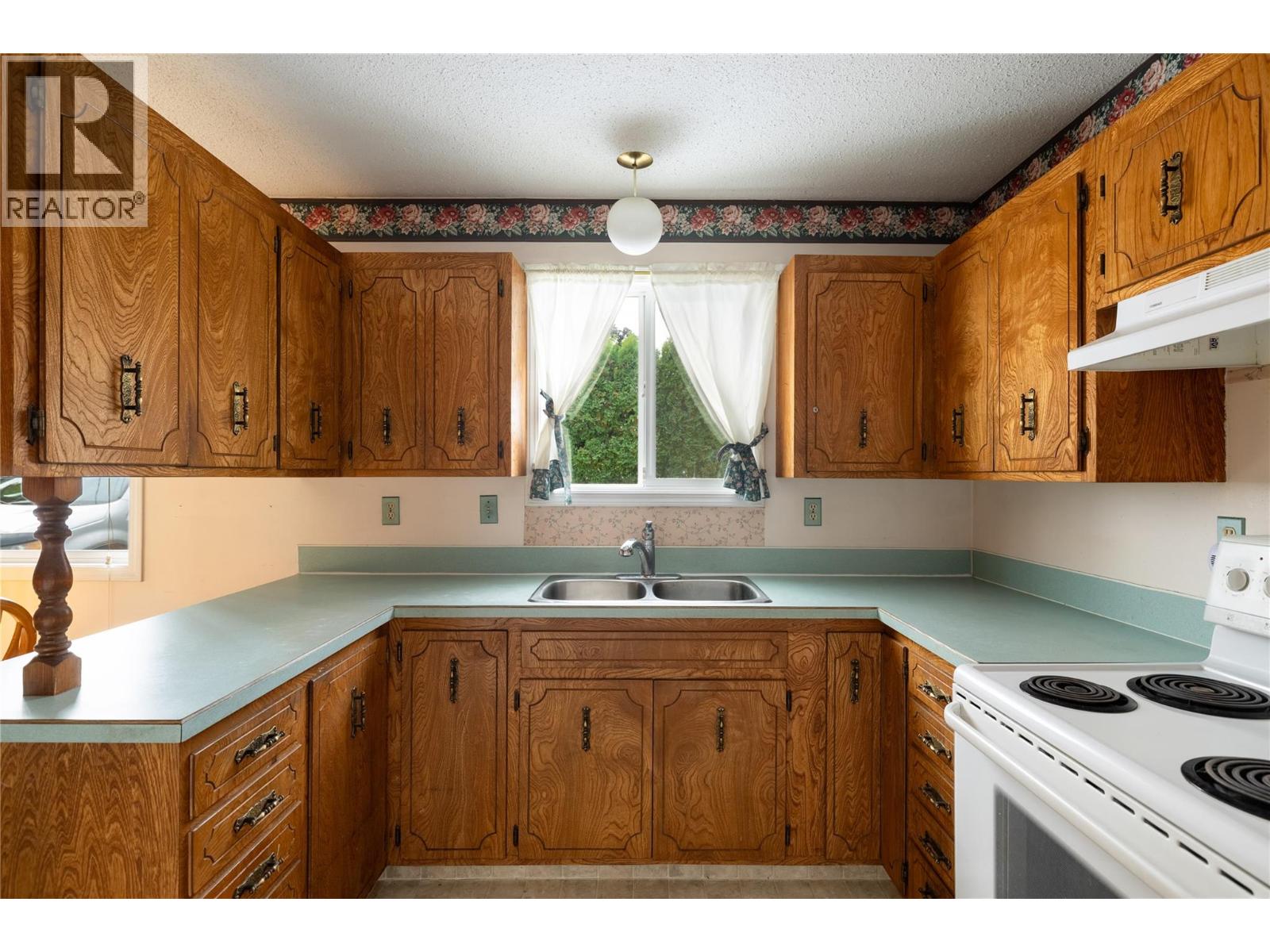 6689 Apollo Road, Vernon, British Columbia  V1H 1J3 - Photo 8 - 10401608