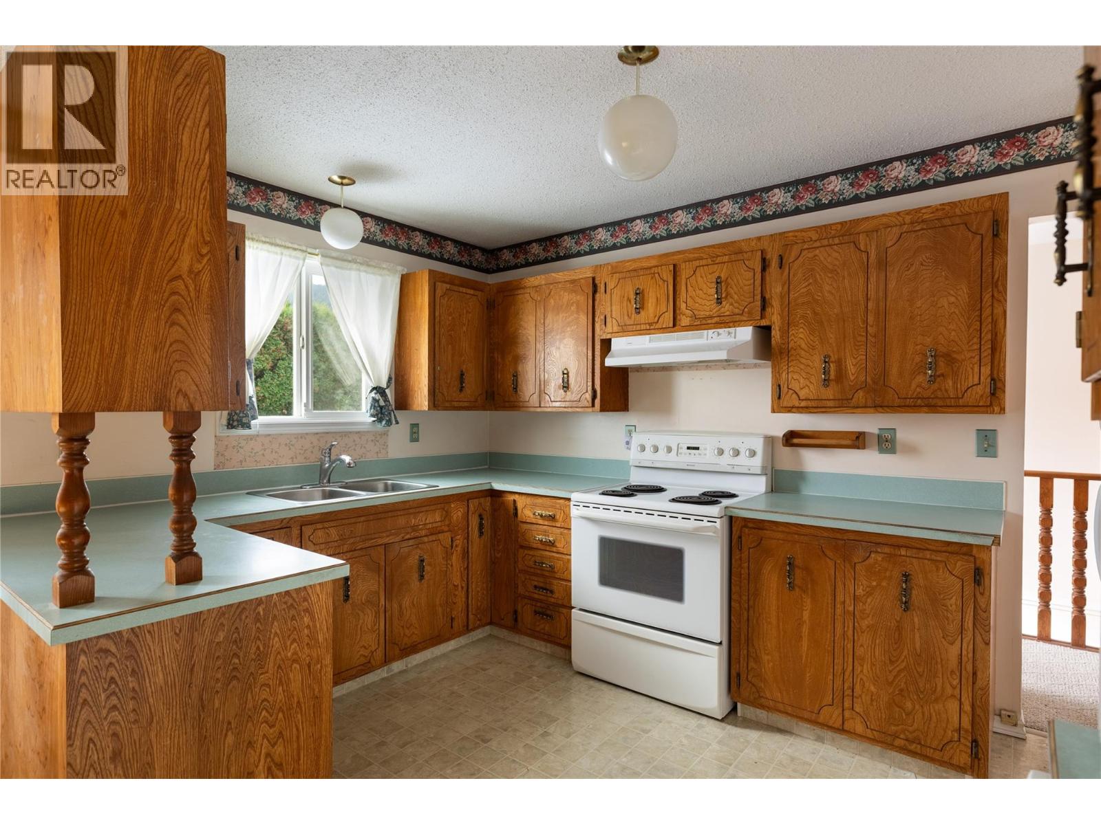 6689 Apollo Road, Vernon, British Columbia  V1H 1J3 - Photo 9 - 10401608