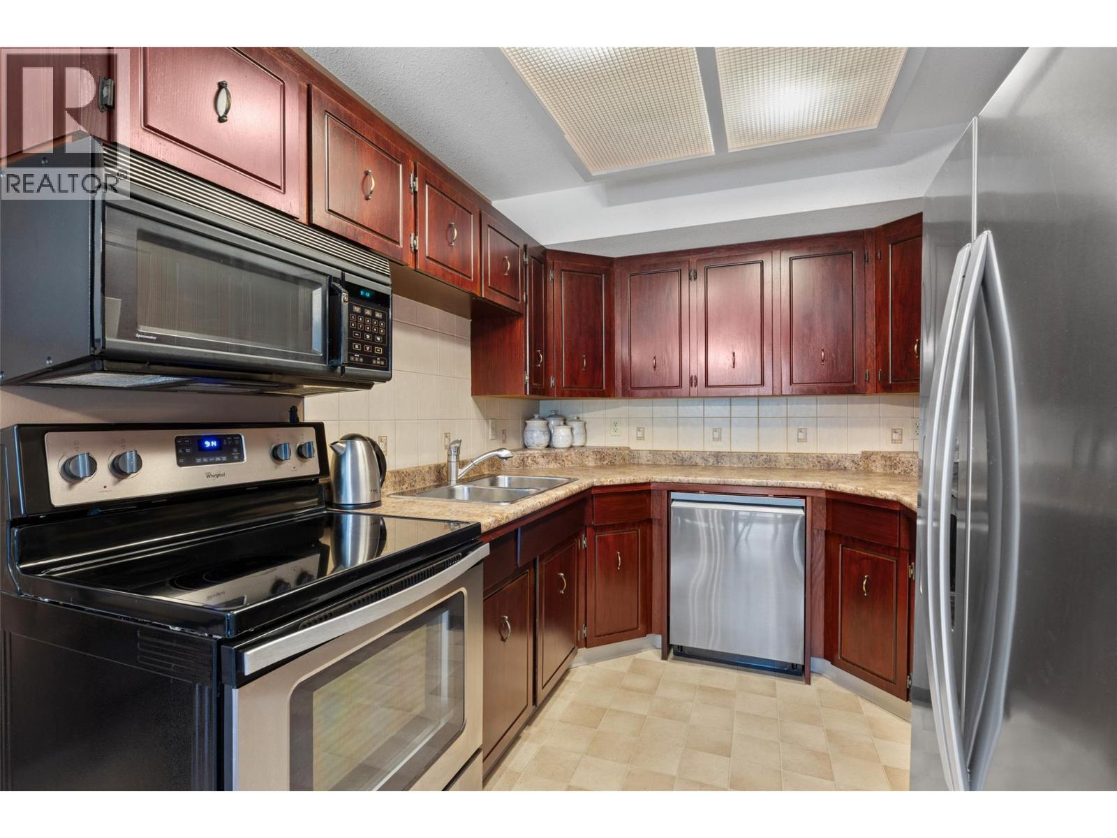 4313 Furiak Road, Kamloops, British Columbia  V2H 1L3 - Photo 13 - 10401581