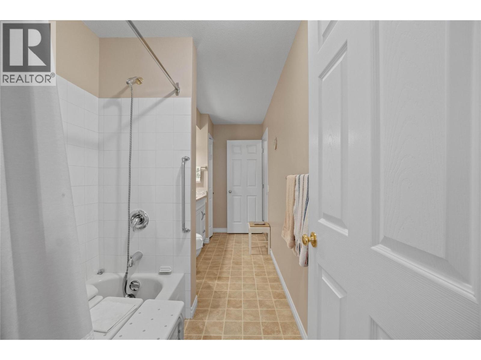 51 8 Avenue Sw Unit# 10, Salmon Arm, British Columbia  V1E 3L9 - Photo 16 - 10401916