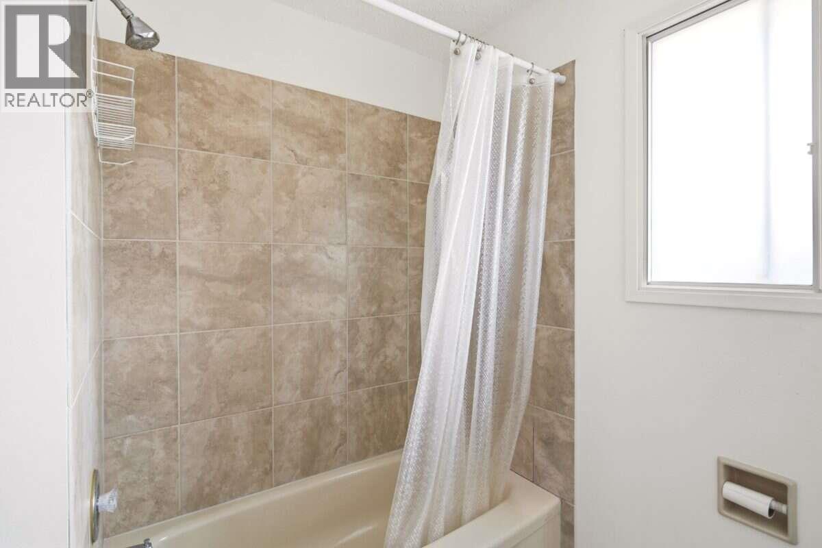 2555 Grenfell Road, Kelowna, British Columbia  V1Y 3C9 - Photo 39 - 10402092