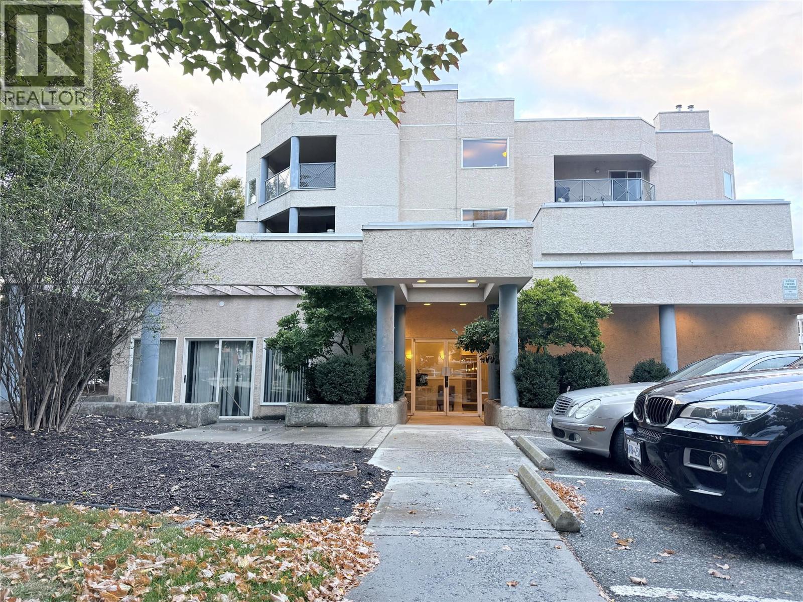 3115 De Montreuil Court Unit# 407, Kelowna, British Columbia  V1W 3w1 - Photo 1 - 10402045