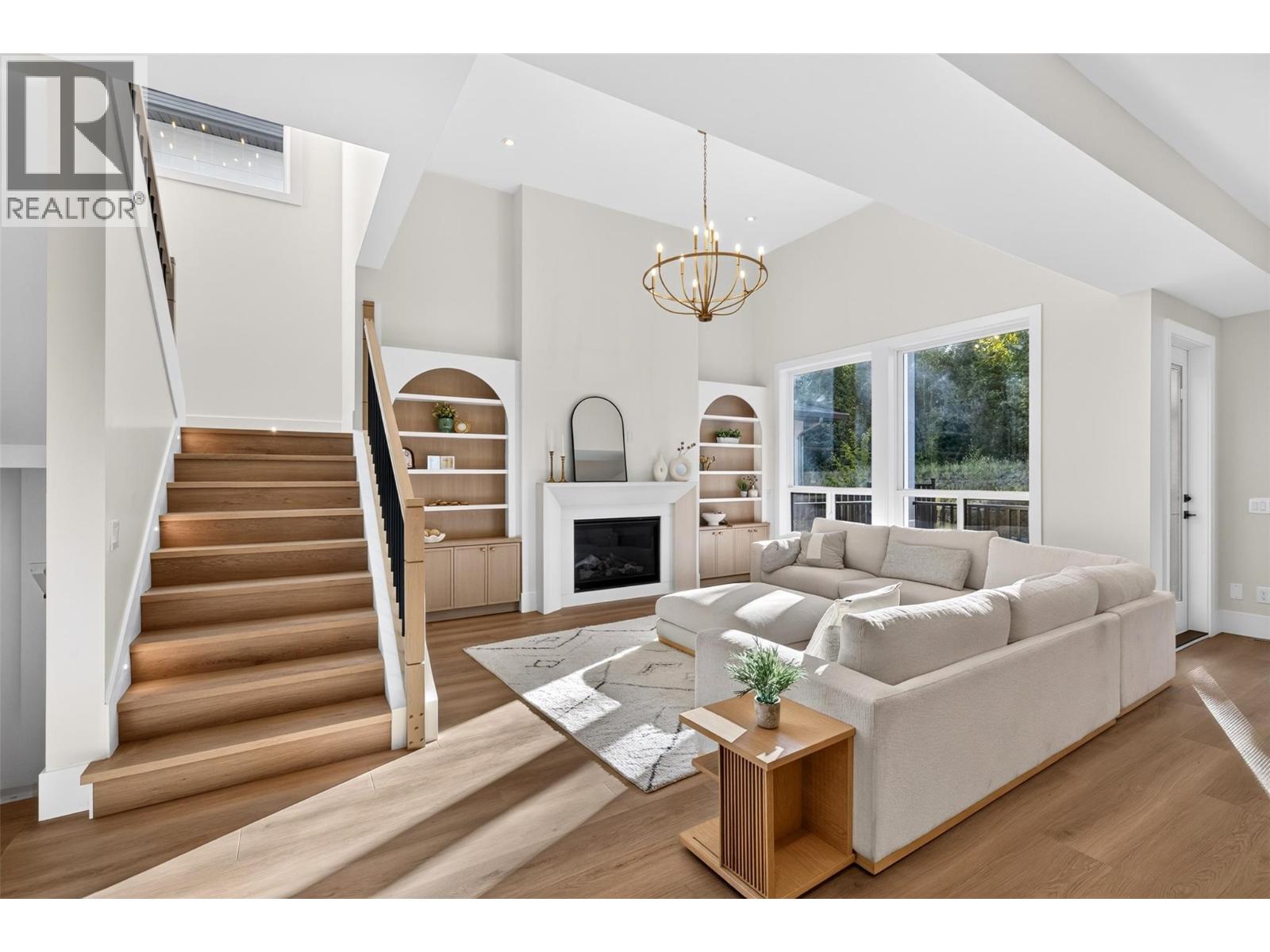 996 Bull Crescent, Kelowna, British Columbia  V1W 0B6 - Photo 4 - 10401961