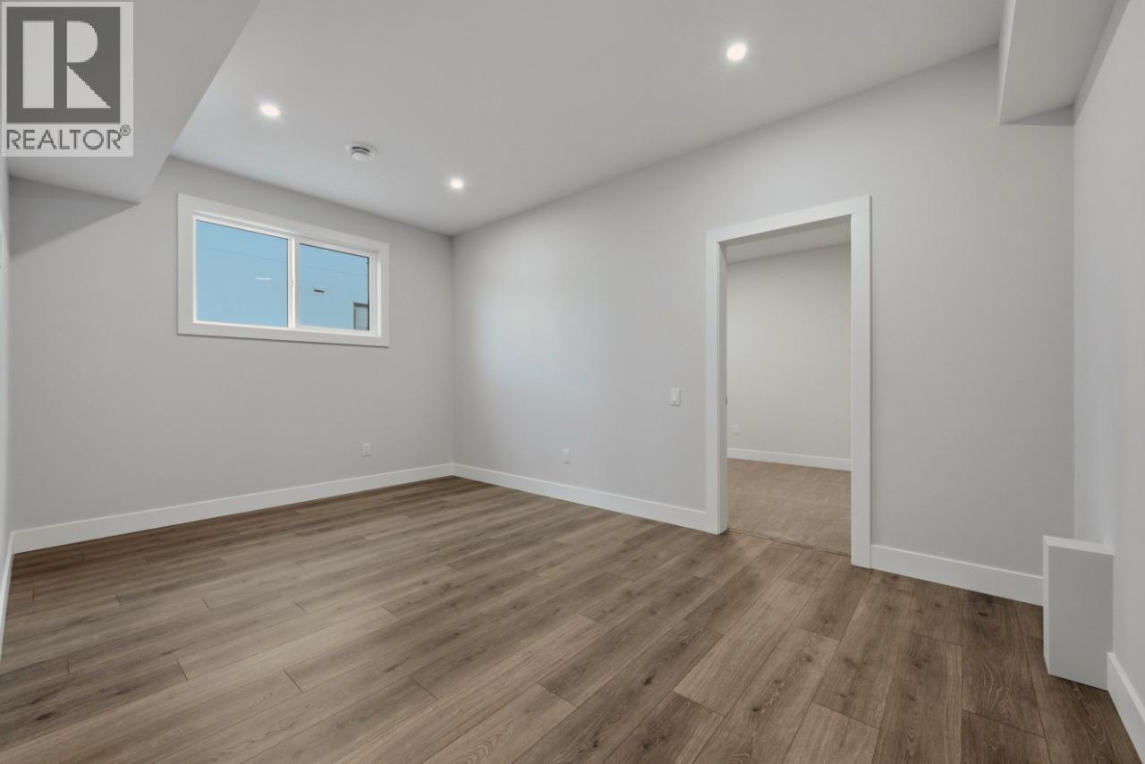 2083 Cortina Drive, Kelowna, British Columbia  V1P 1V1 - Photo 17 - 10402085
