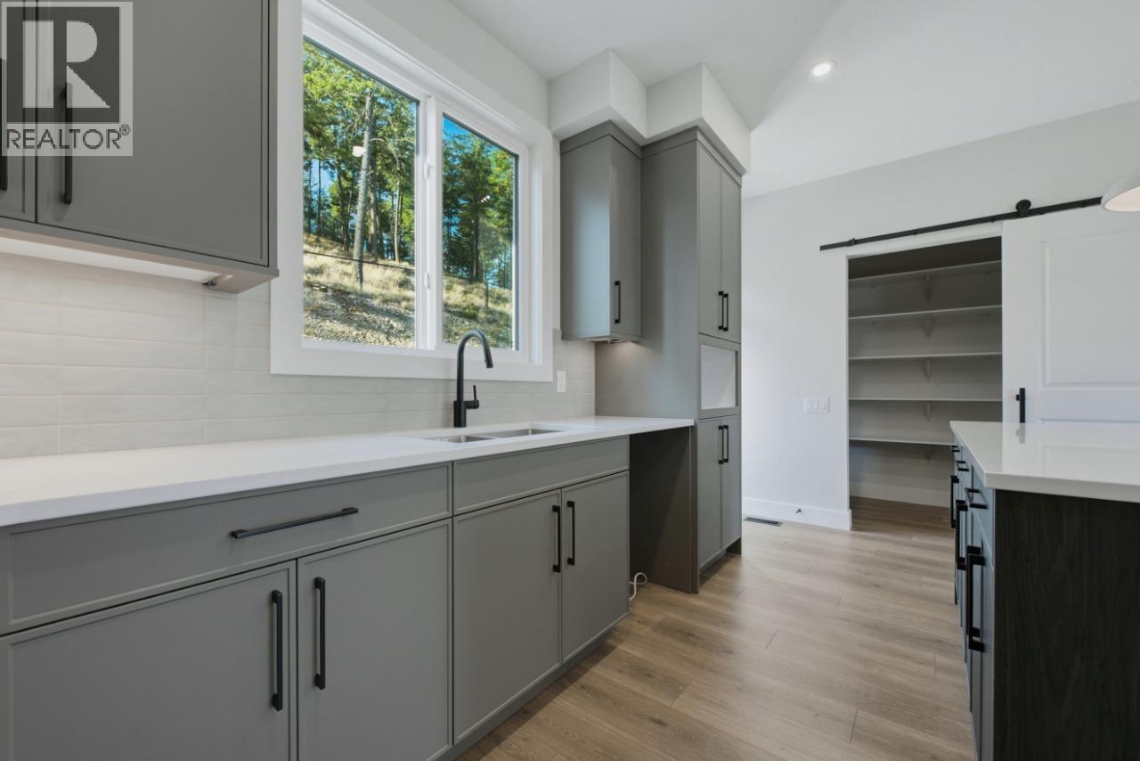 2083 Cortina Drive, Kelowna, British Columbia  V1P 1V1 - Photo 31 - 10402085