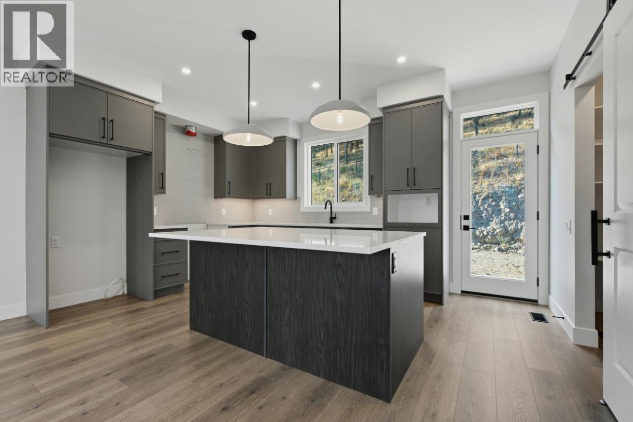 2083 Cortina Drive, Kelowna, British Columbia  V1P 1V1 - Photo 37 - 10402085