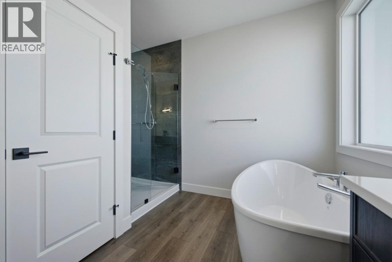 2083 Cortina Drive, Kelowna, British Columbia  V1P 1V1 - Photo 48 - 10402085