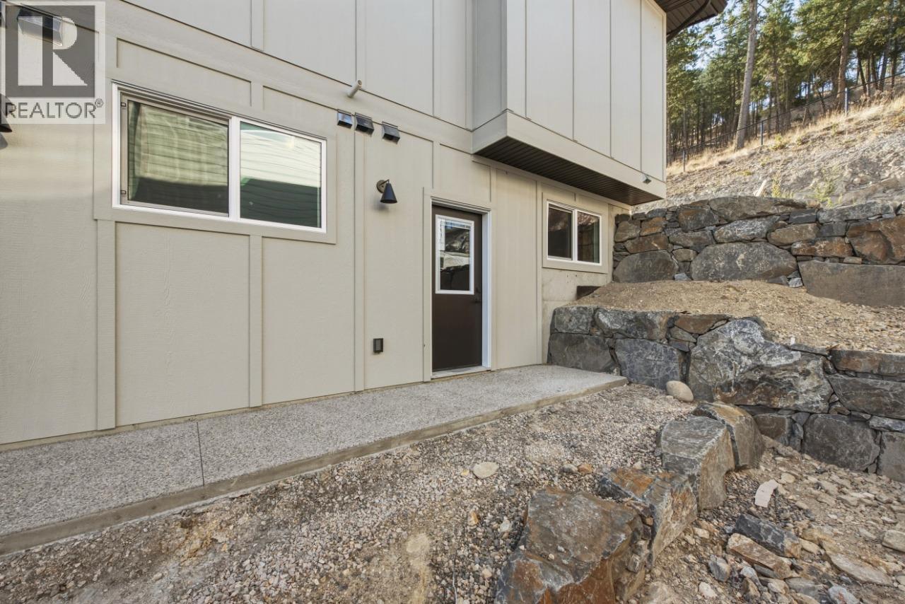 2083 Cortina Drive, Kelowna, British Columbia  V1P 1V1 - Photo 57 - 10402085