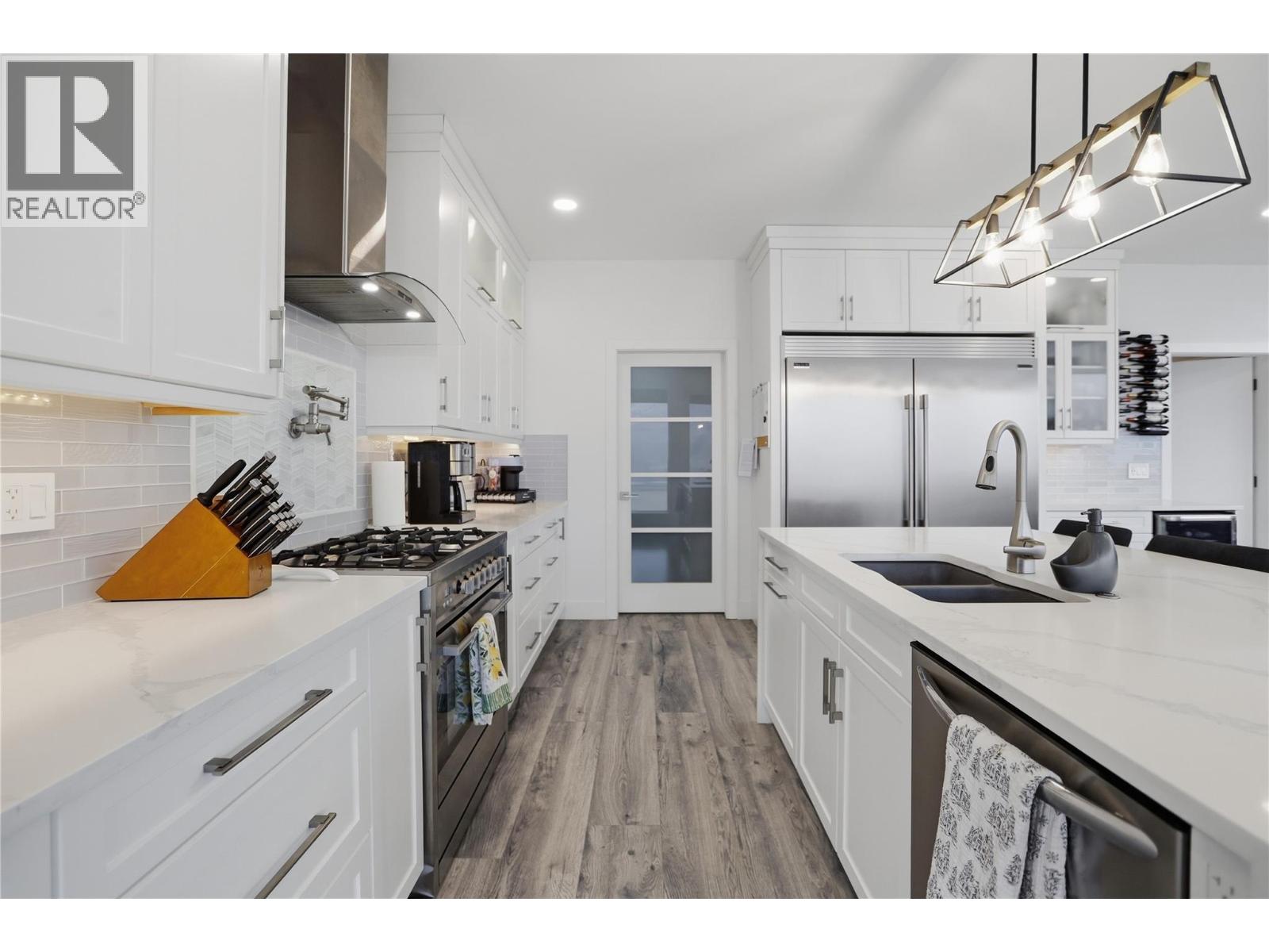 848 Cantle Drive, Kamloops, British Columbia  V2B 0A7 - Photo 18 - 10401809
