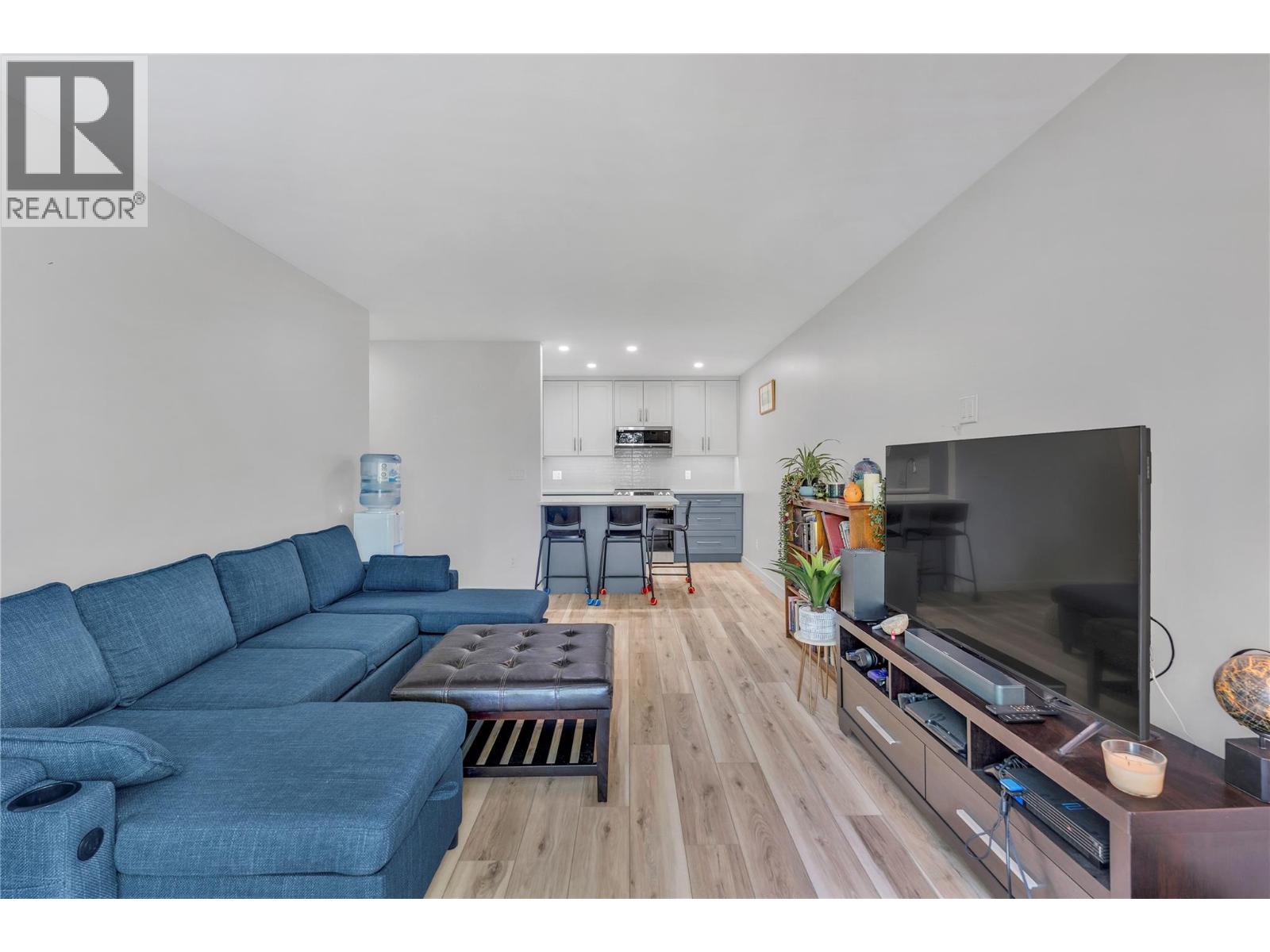 922 Dynes Avenue Unit# 309, Penticton, British Columbia  V2A 1E8 - Photo 1 - 10401396