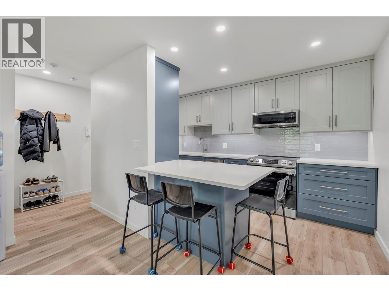 922 Dynes Avenue Unit# 309, Penticton, British Columbia  V2A 1E8 - Photo 4 - 10401396