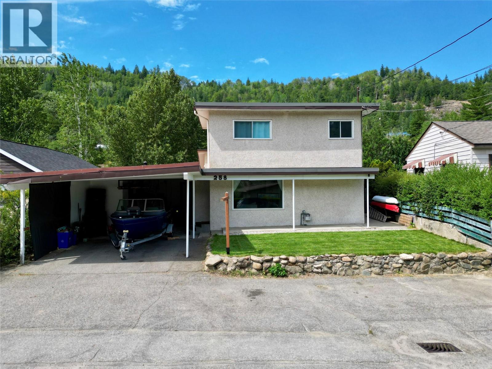 258 2nd Avenue, Trail, British Columbia  V1R 4V3 - Photo 1 - 10402113