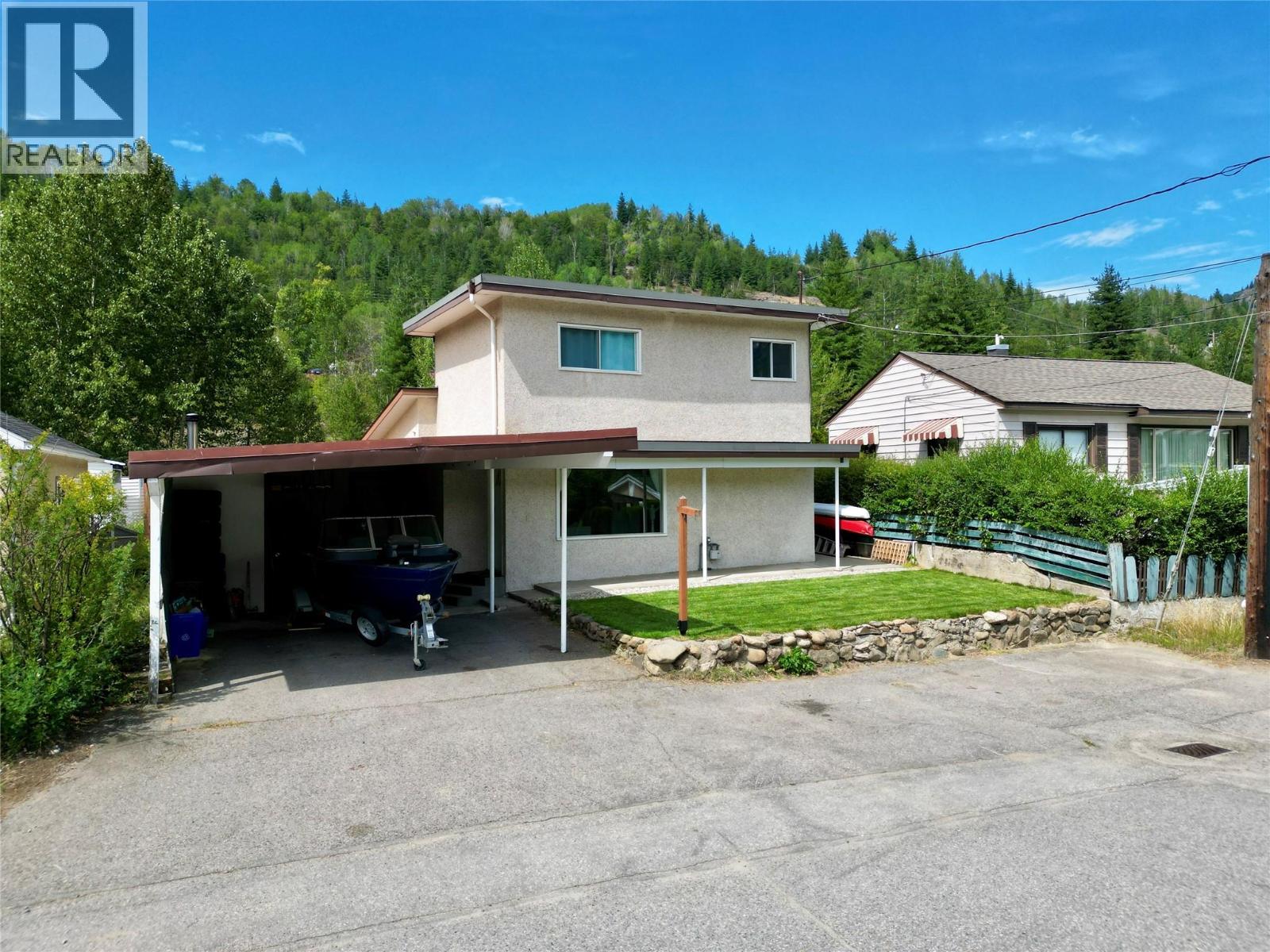 258 2nd Avenue, Trail, British Columbia  V1R 4V3 - Photo 2 - 10402113