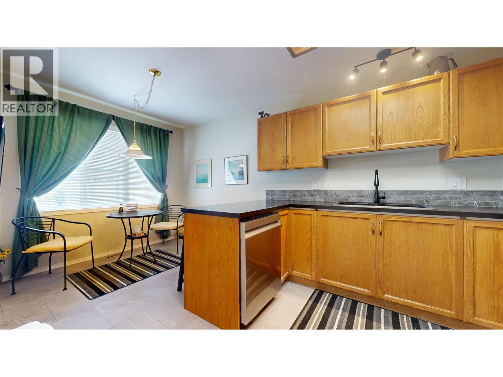 2375 1st Street S Unit# 15, Cranbrook, British Columbia  V1C 6J7 - Photo 11 - 10402109