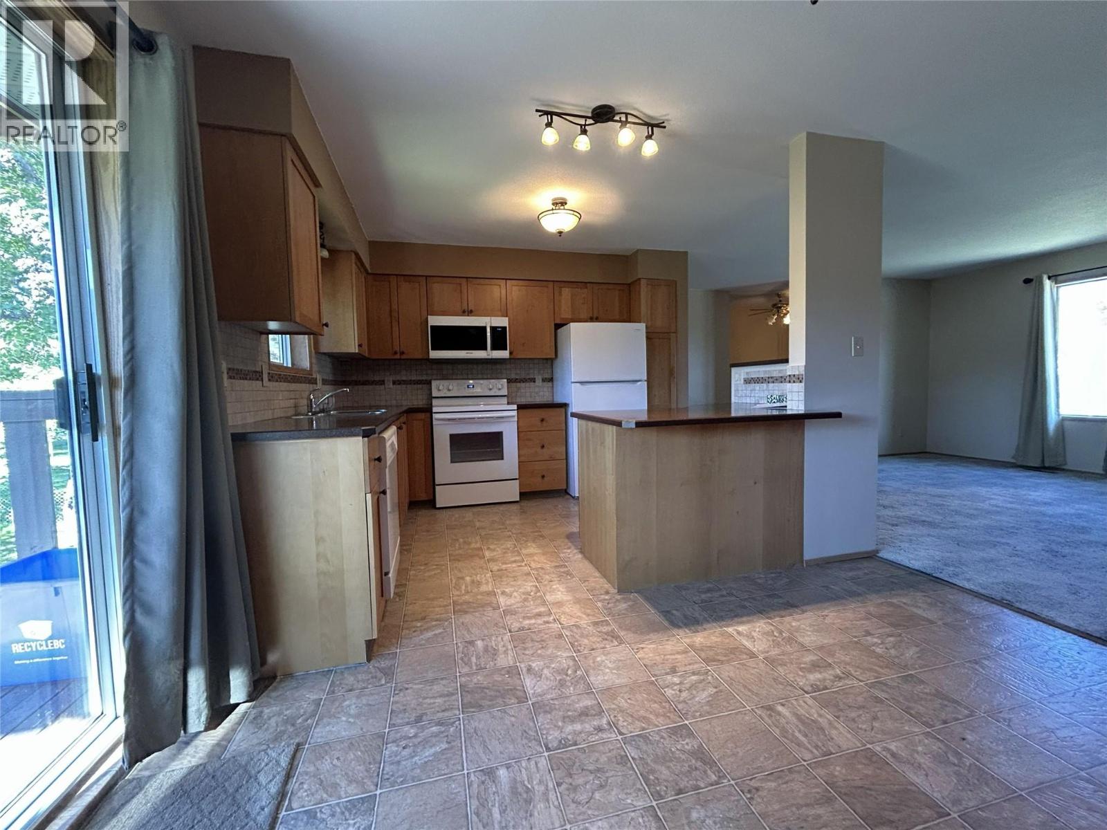 6683 18th Street, Grand Forks, British Columbia  V0H 1H0 - Photo 6 - 10401795