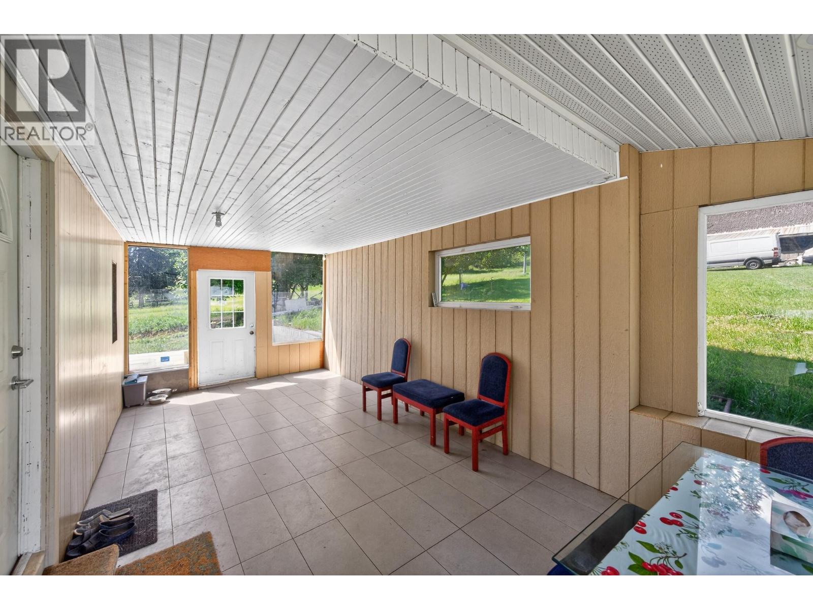 6721 Yellowhead Highway S, Barriere, British Columbia  V0E 1E0 - Photo 15 - 10401952