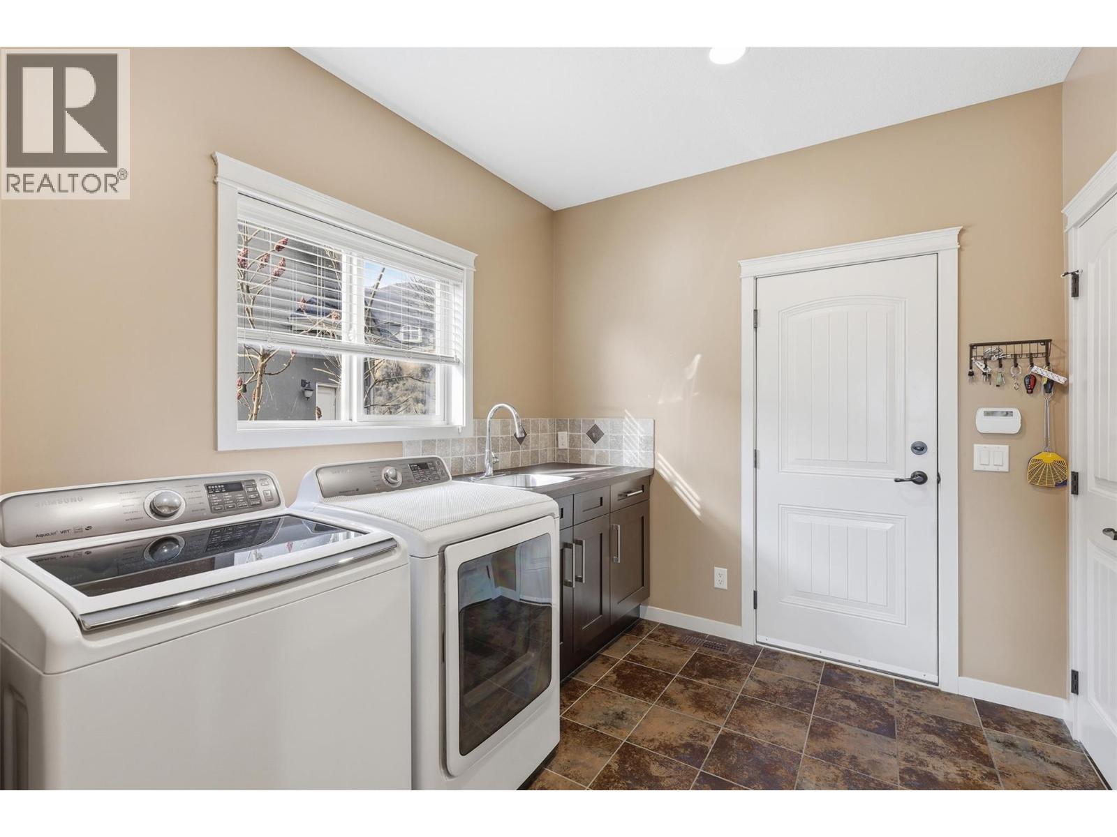 1914 Ironwood Street, Kamloops, British Columbia  V2H 0A6 - Photo 32 - 10402009