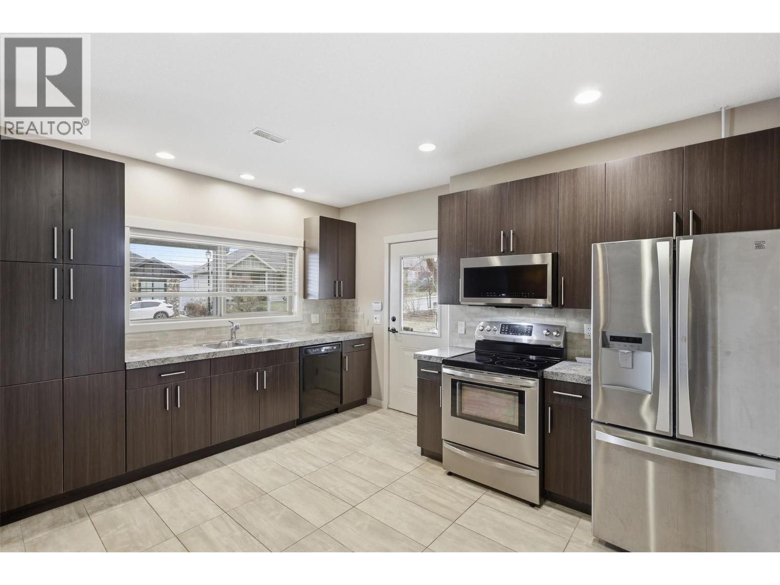 1914 Ironwood Street, Kamloops, British Columbia  V2H 0A6 - Photo 40 - 10402009