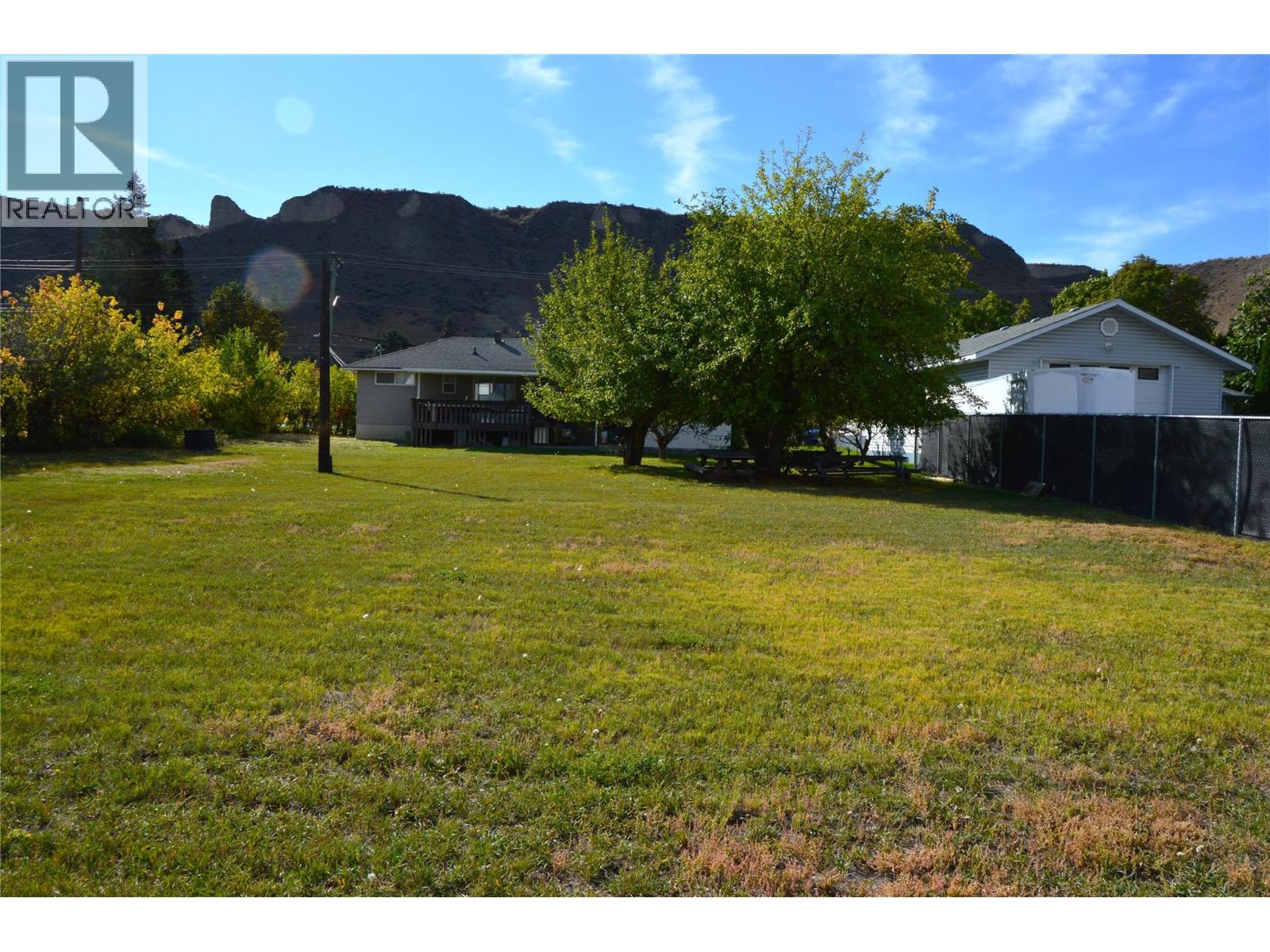 2022 Glenwood Drive, Kamloops, British Columbia  V2C 4G6 - Photo 11 - 10402172