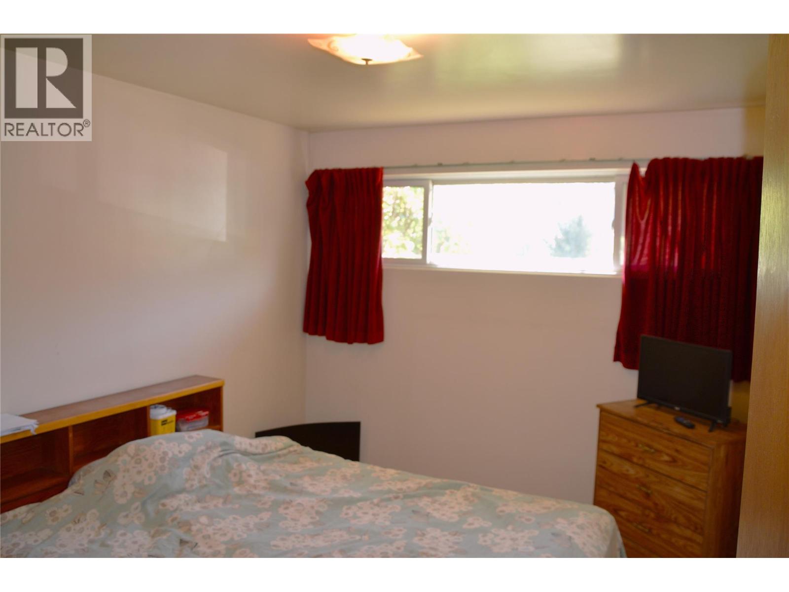 2022 Glenwood Drive, Kamloops, British Columbia  V2C 4G6 - Photo 12 - 10402172
