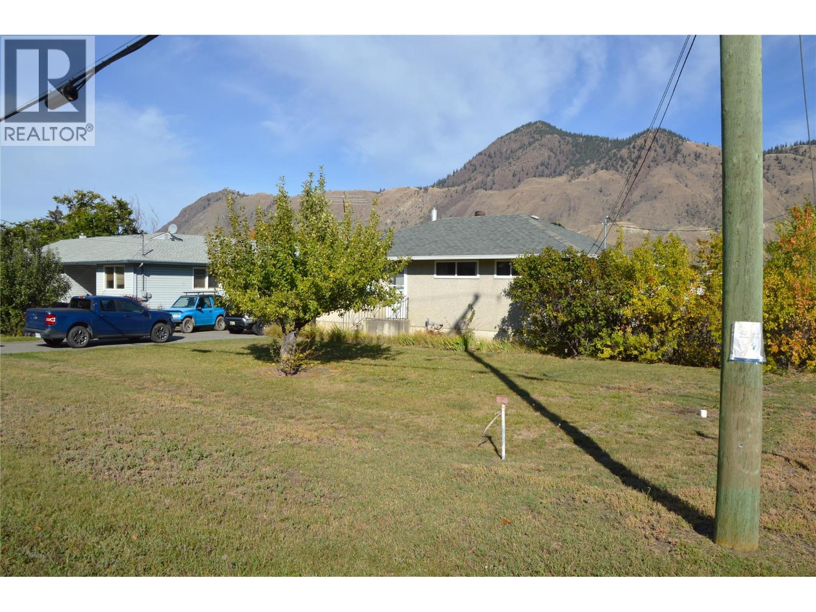 2022 Glenwood Drive, Kamloops, British Columbia  V2C 4G6 - Photo 2 - 10402172