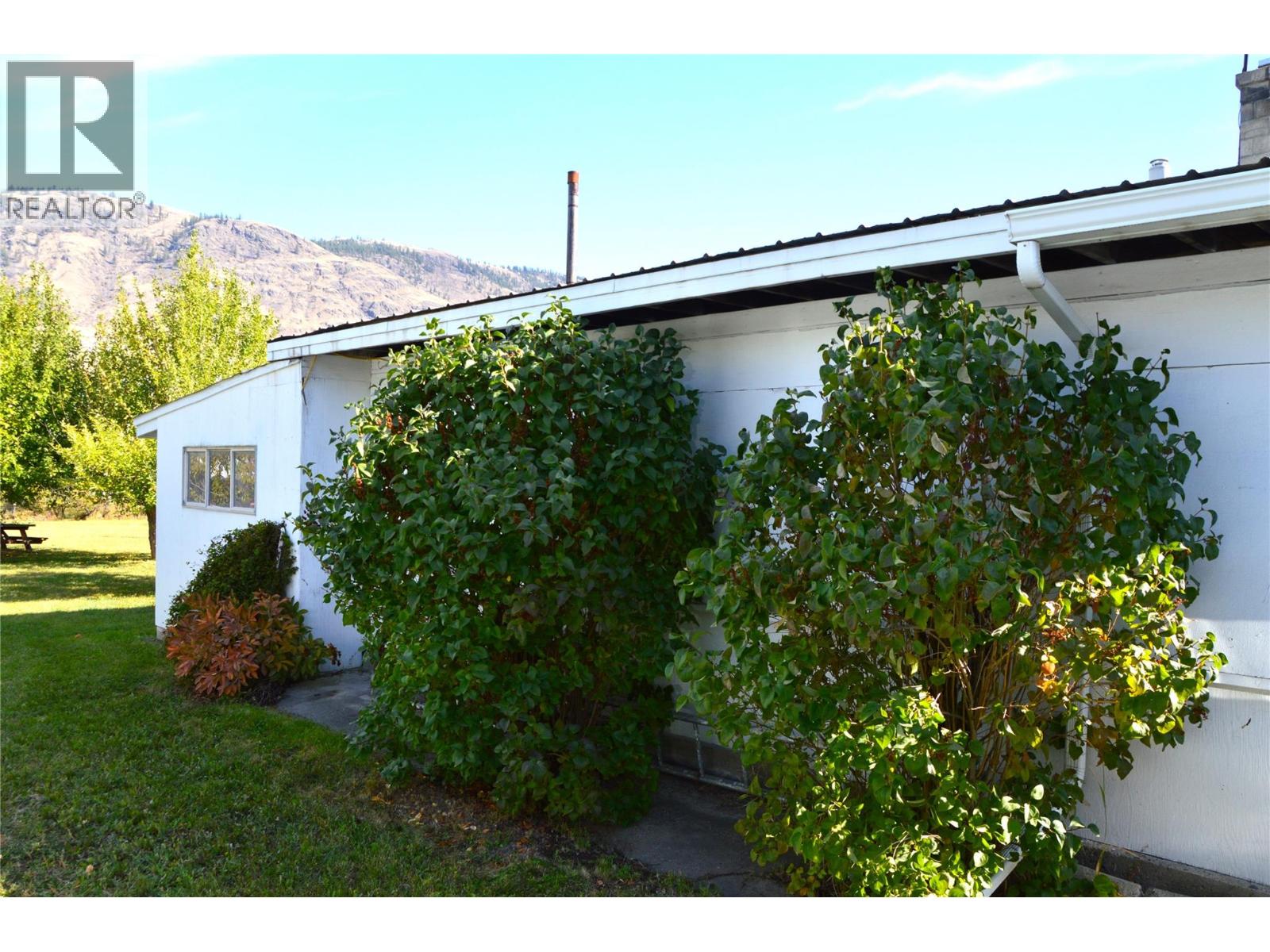 2022 Glenwood Drive, Kamloops, British Columbia  V2C 4G6 - Photo 27 - 10402172