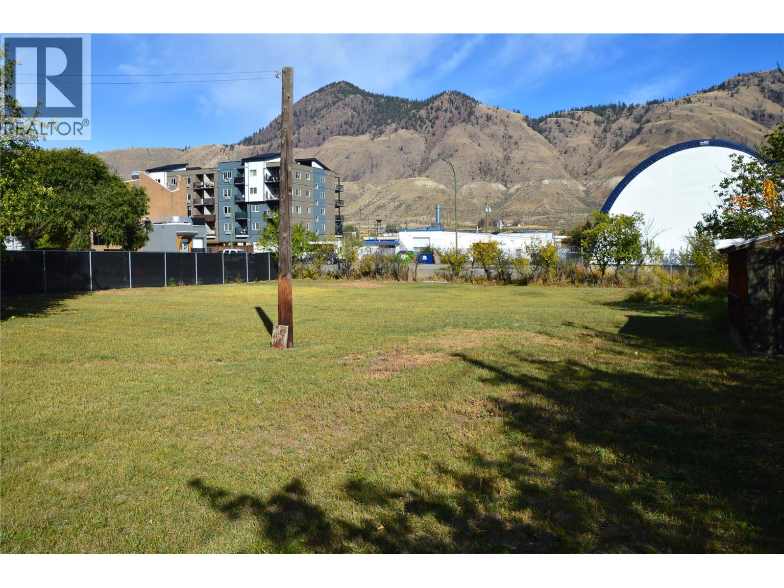 2022 Glenwood Drive, Kamloops, British Columbia  V2C 4G6 - Photo 4 - 10402172