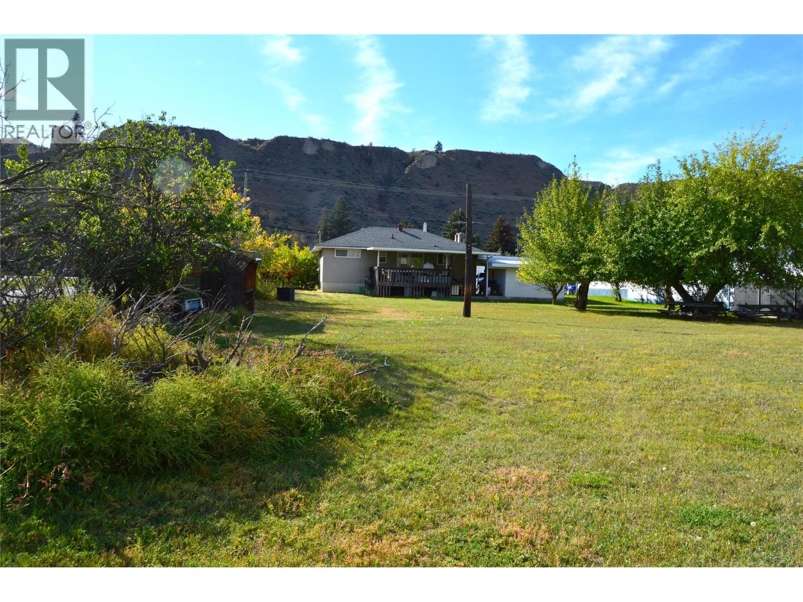 2022 Glenwood Drive, Kamloops, British Columbia  V2C 4G6 - Photo 5 - 10402172