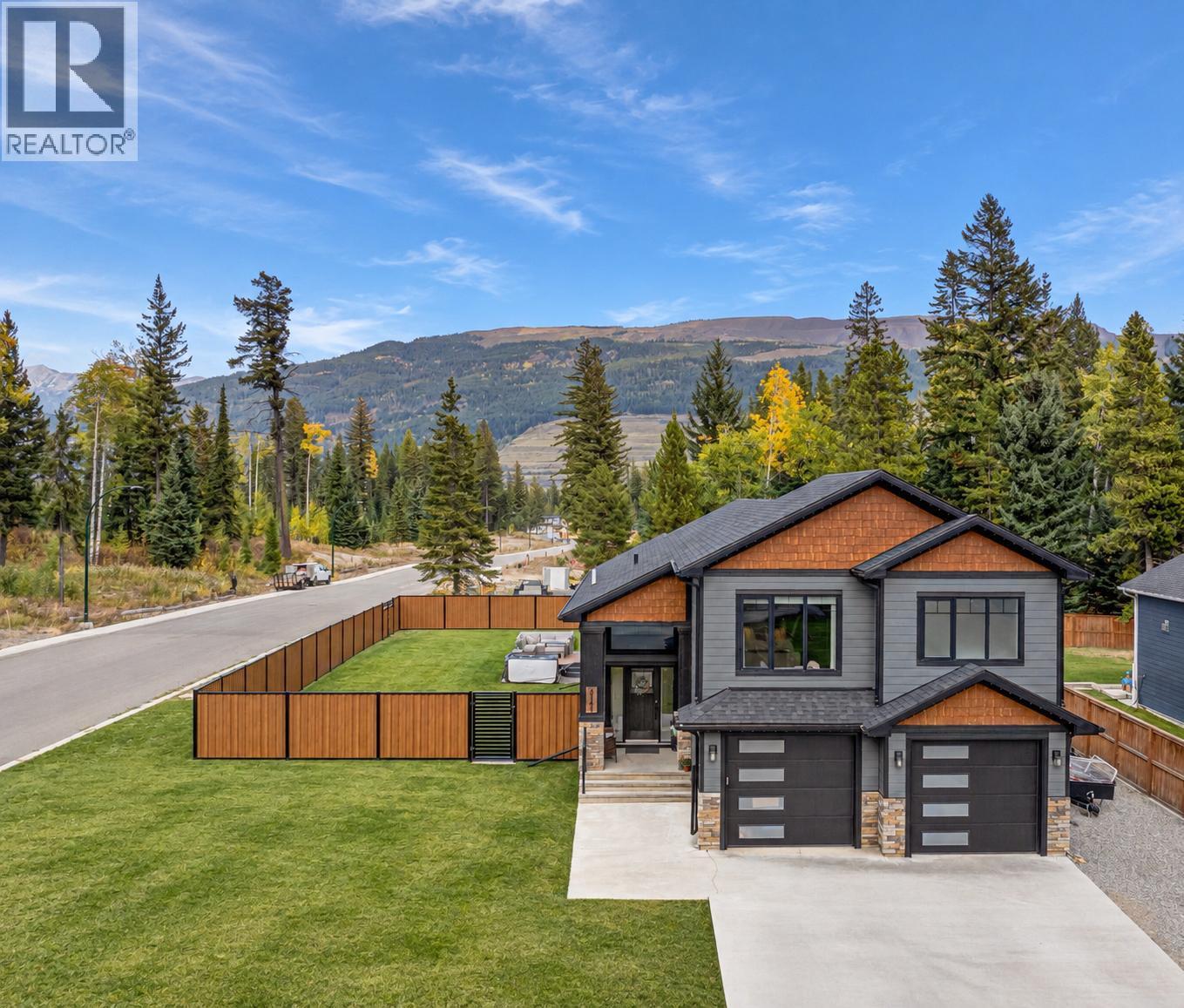 2141 Whiskey Jack Drive, Sparwood, British Columbia  V0B 2G2 - Photo 1 - 10399528