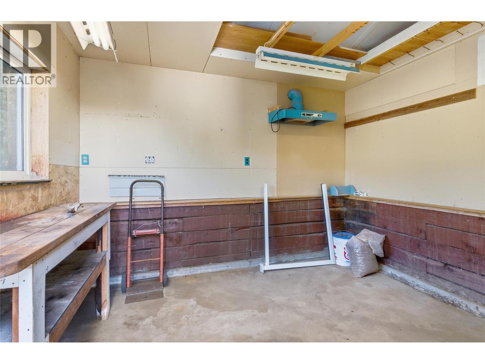 1398/1400 Semlin Drive, Cache Creek, British Columbia  V0K 1H0 - Photo 17 - 10402119