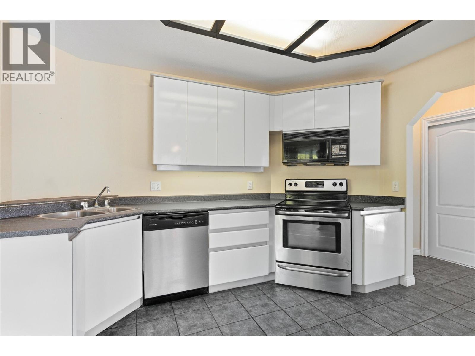 1398/1400 Semlin Drive, Cache Creek, British Columbia  V0K 1H0 - Photo 30 - 10402119