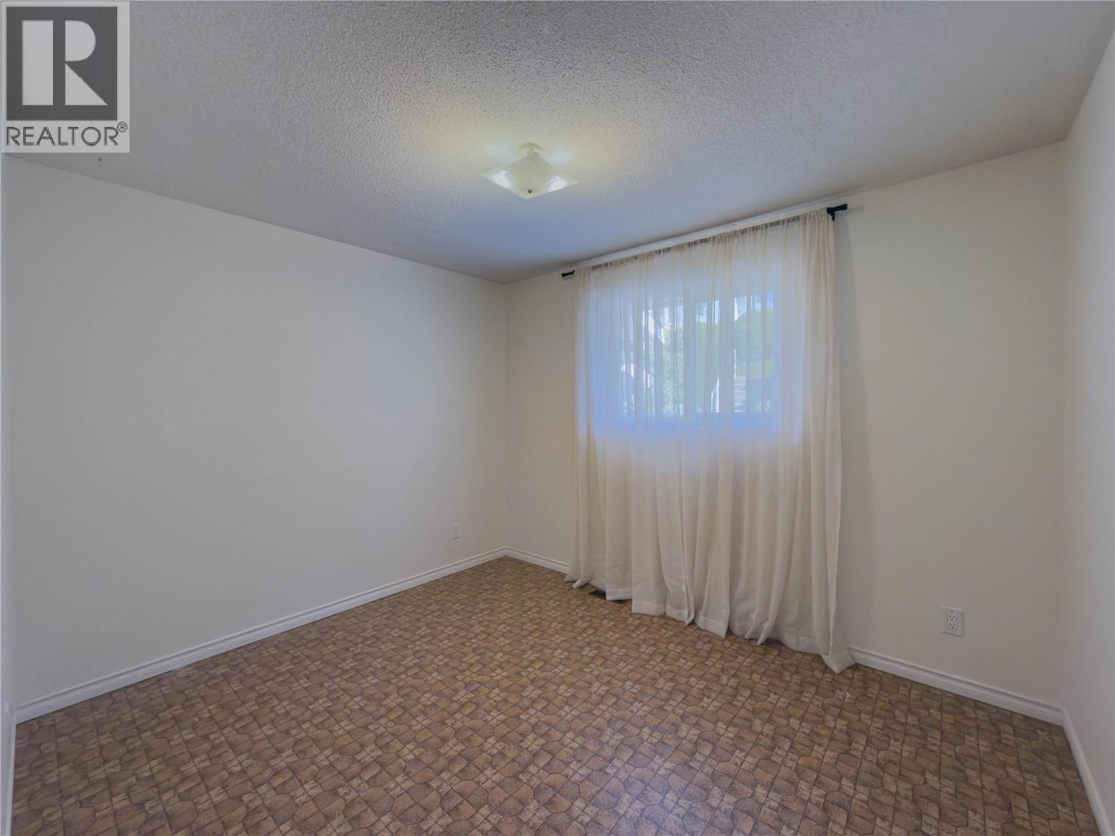 1595 Mt Dufferin Avenue, Kamloops, British Columbia  V2E 1A8 - Photo 17 - 10402062