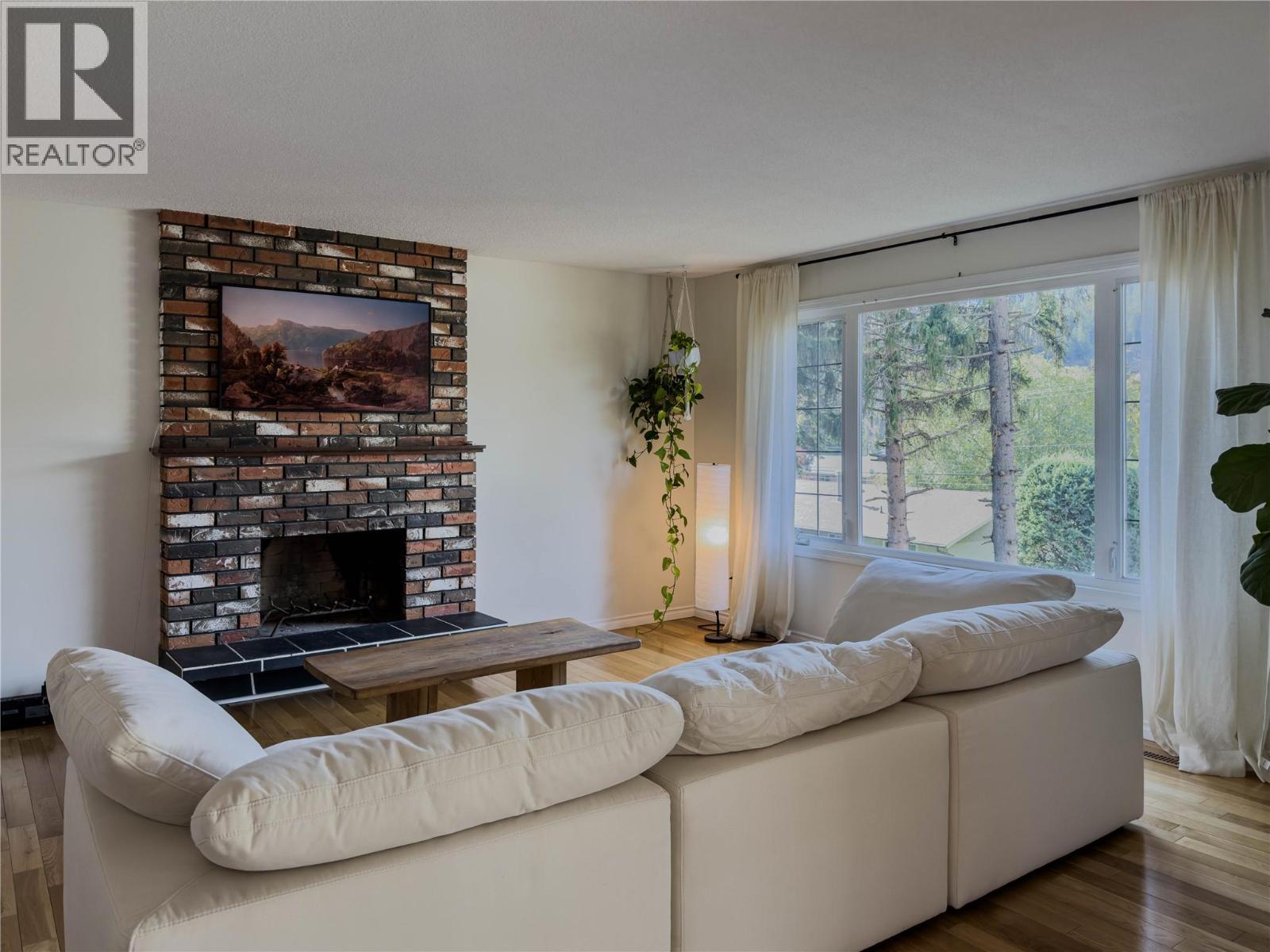 1595 Mt Dufferin Avenue, Kamloops, British Columbia  V2E 1A8 - Photo 3 - 10402062